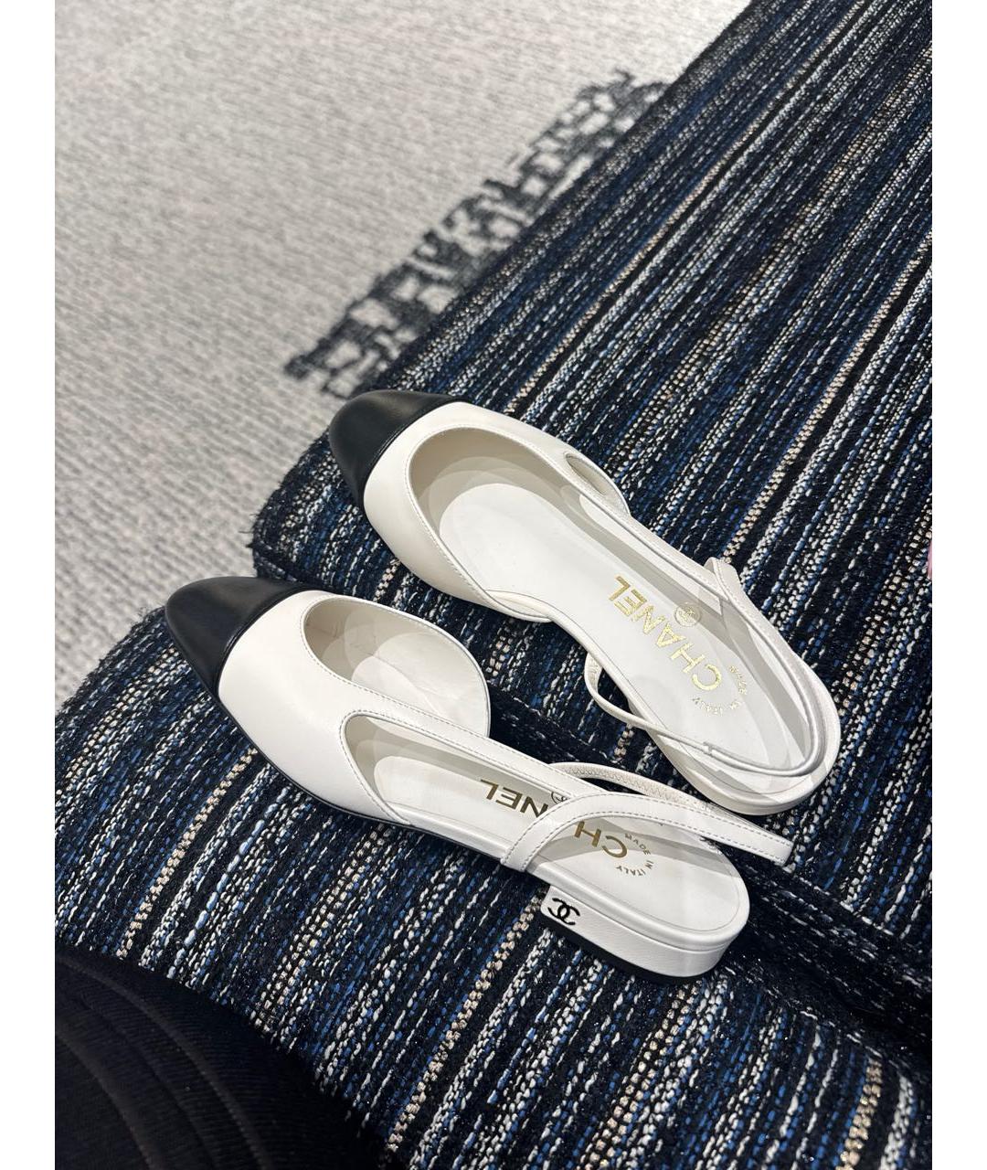 CHANEL Белые кожаные лодочки на низком каблуке, фото 3