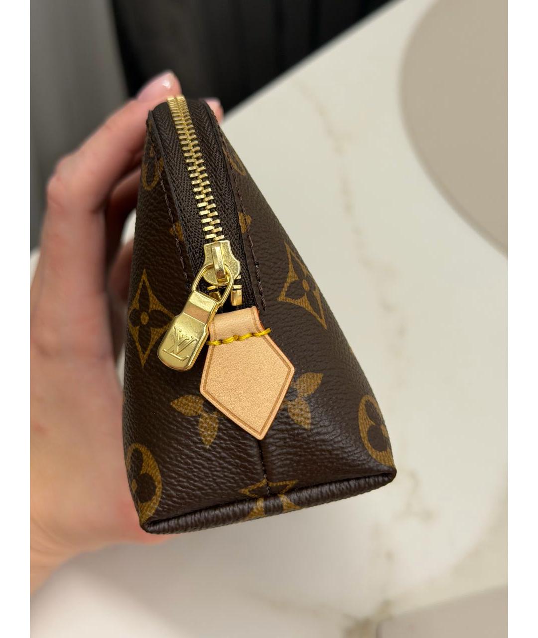 LOUIS VUITTON Коричневая кожаная косметичка, фото 3
