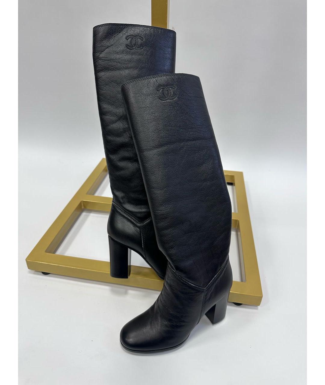 CHANEL Черные кожаные сапоги, фото 2