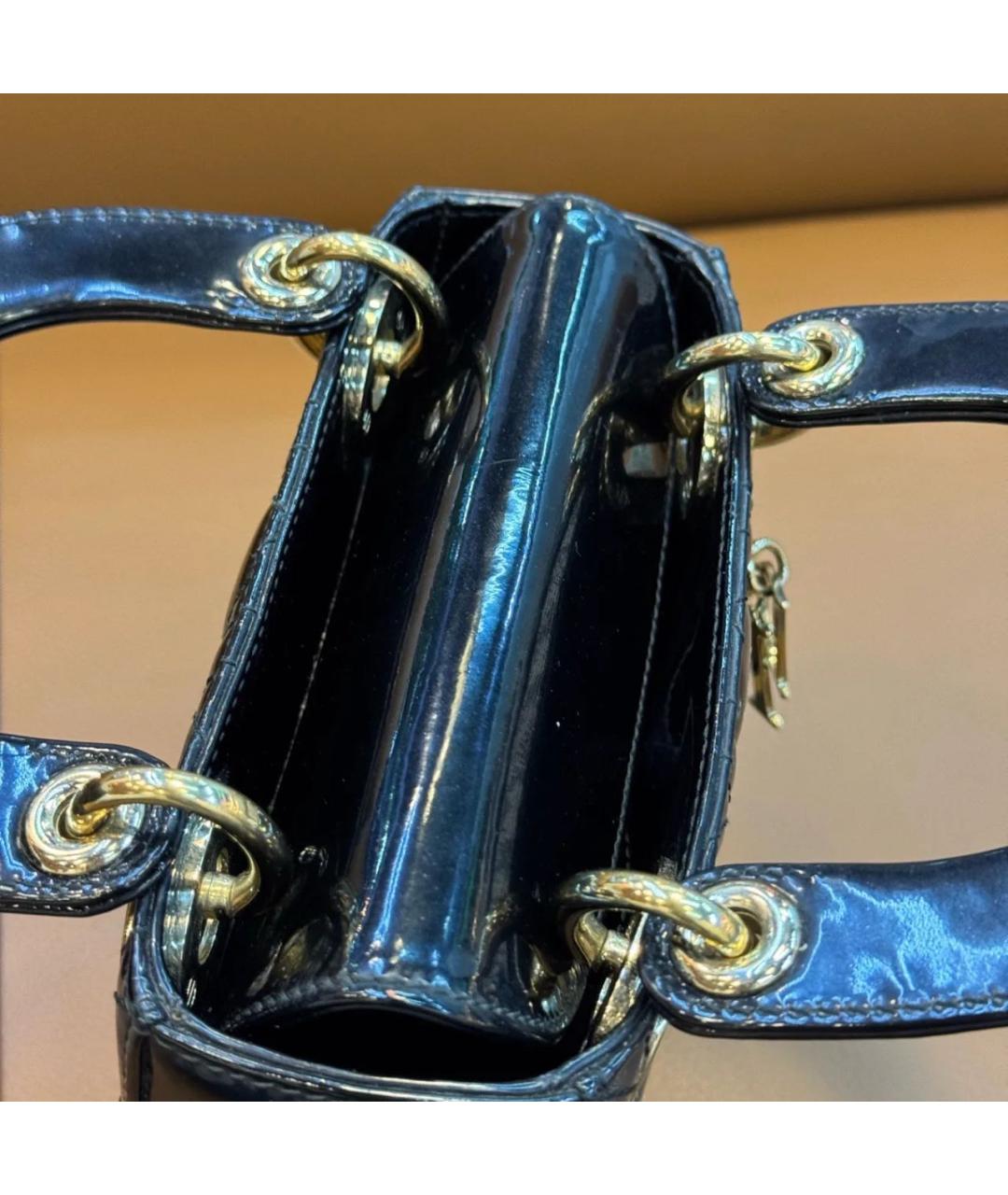 CHRISTIAN DIOR Черная сумка с короткими ручками из лакированной кожи, фото 6