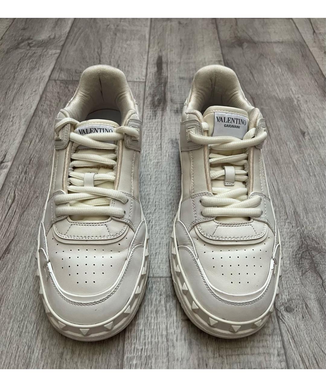 VALENTINO Белые кожаные низкие кроссовки / кеды, фото 2