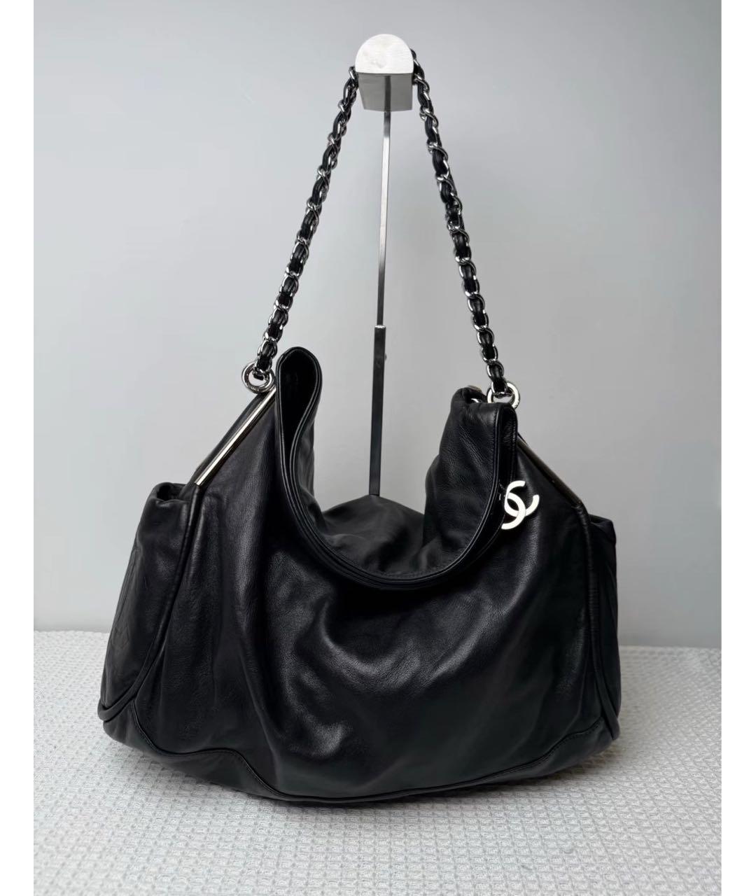 CHANEL Черная кожаная сумка тоут, фото 2