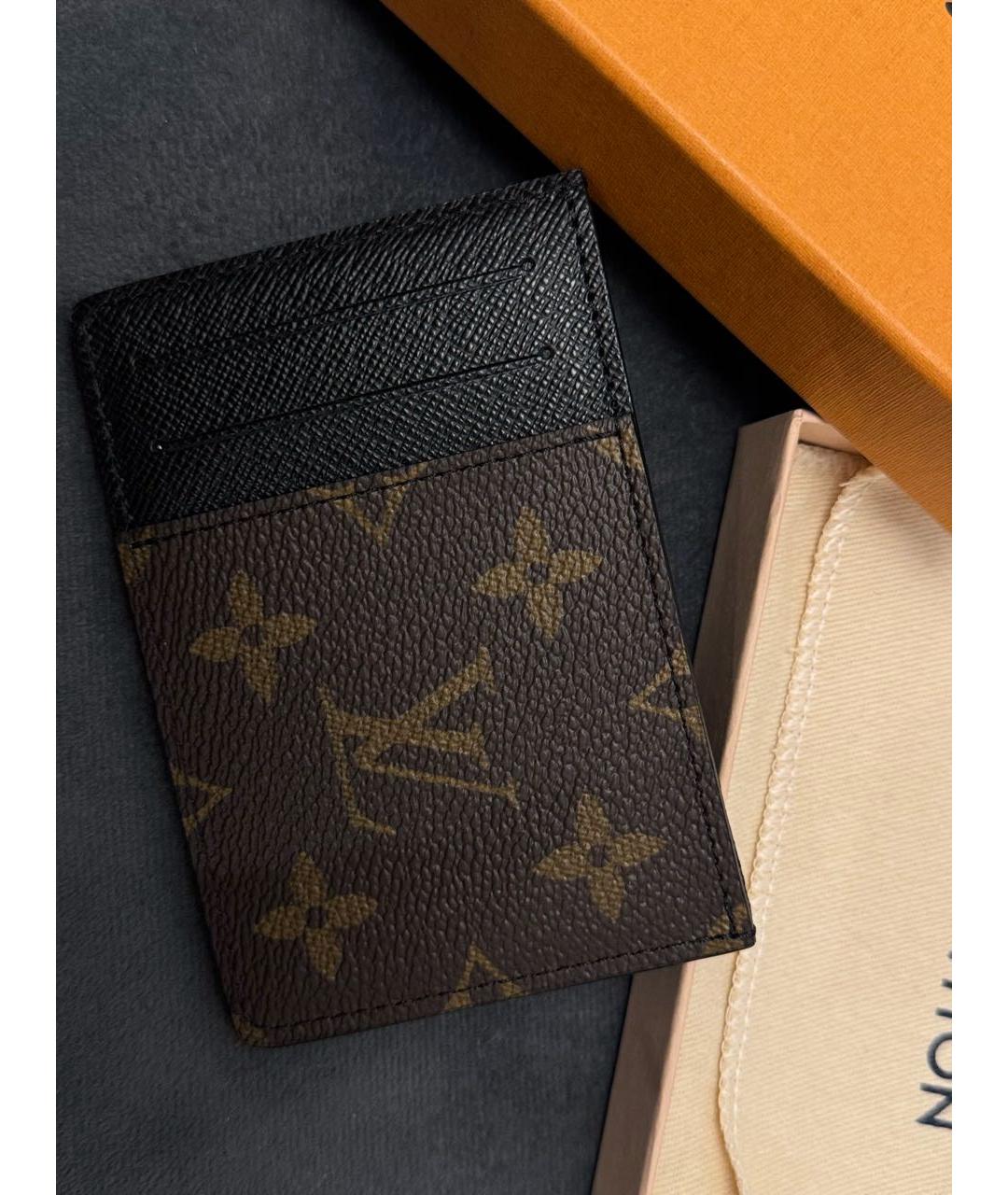 LOUIS VUITTON Коричневый кожаный кардхолдер, фото 2