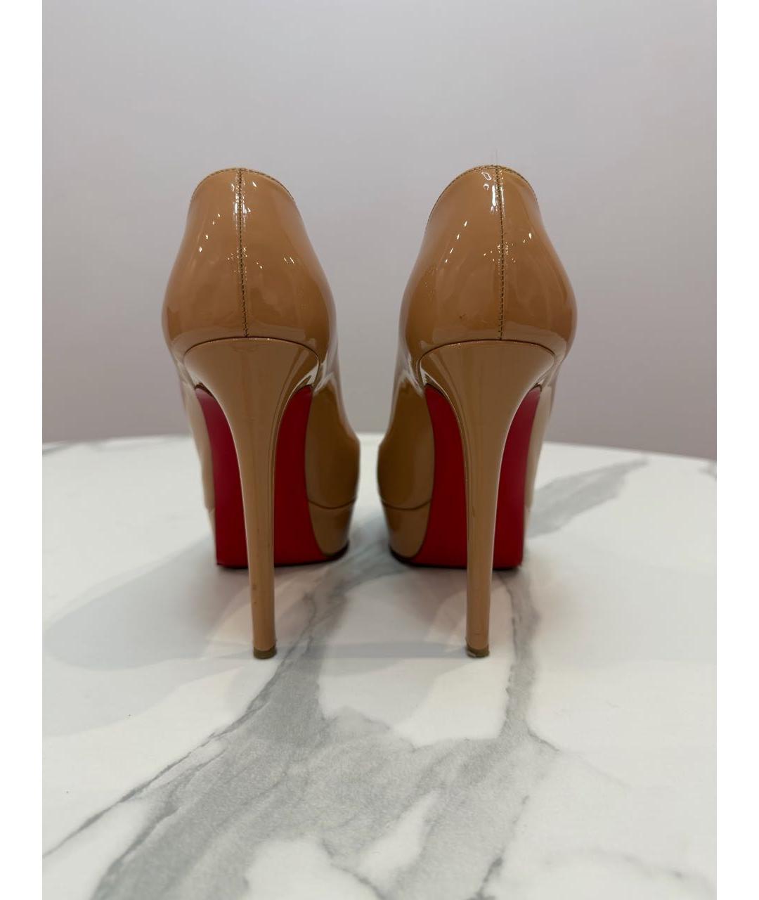 CHRISTIAN LOUBOUTIN Бежевые туфли из лакированной кожи, фото 3