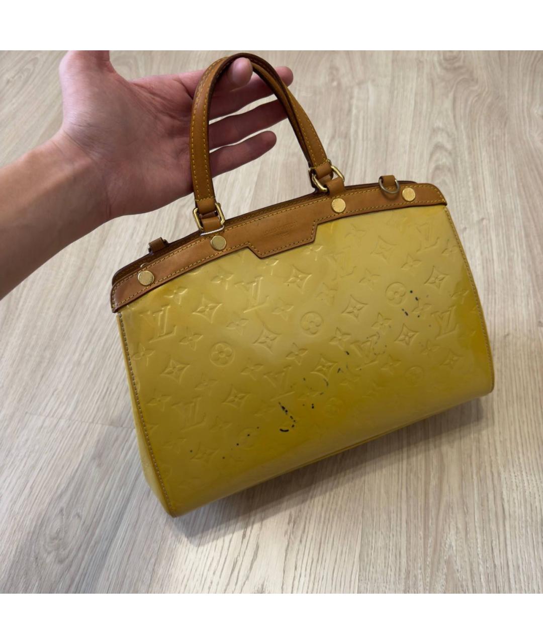 LOUIS VUITTON Горчичная сумка тоут из лакированной кожи, фото 2