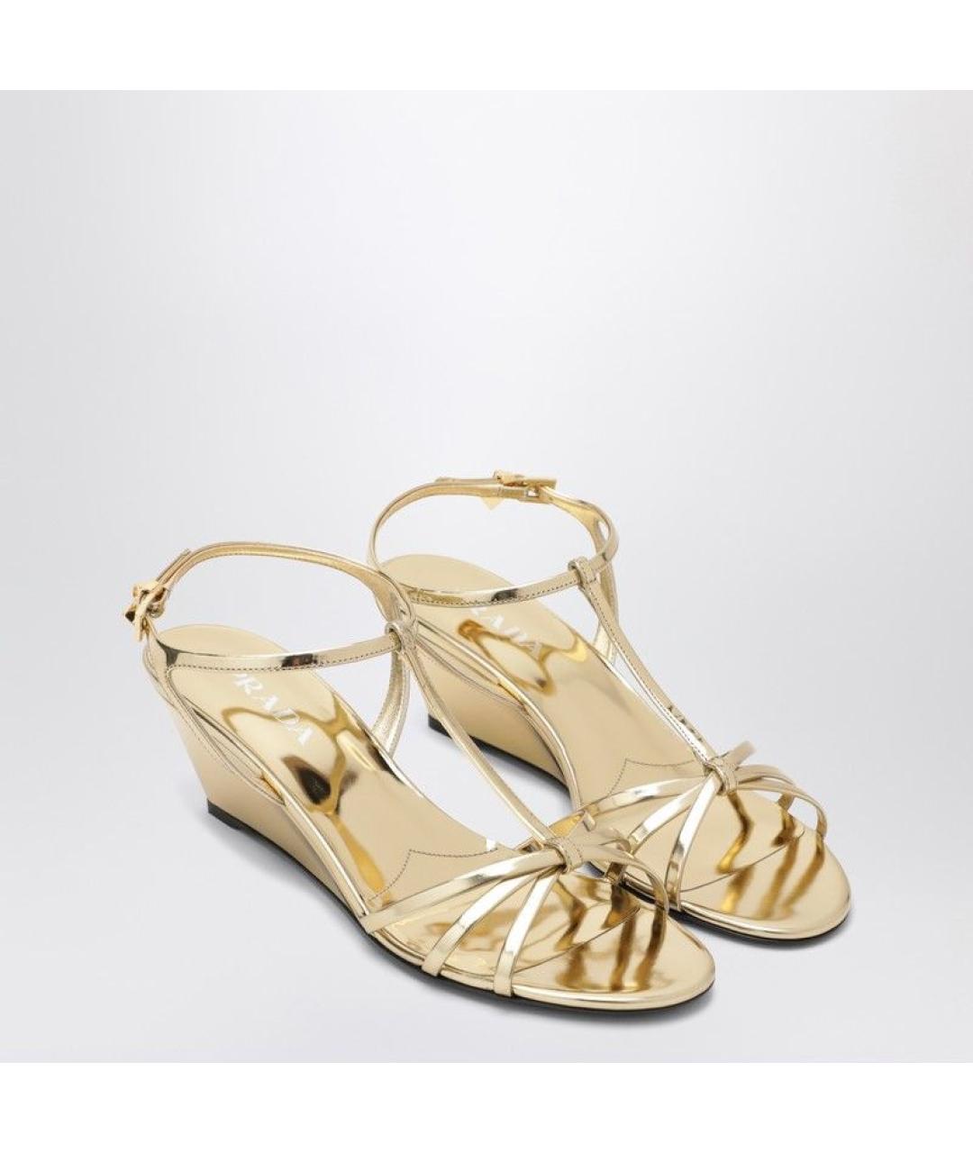 PRADA Золотые кожаные босоножки, фото 2