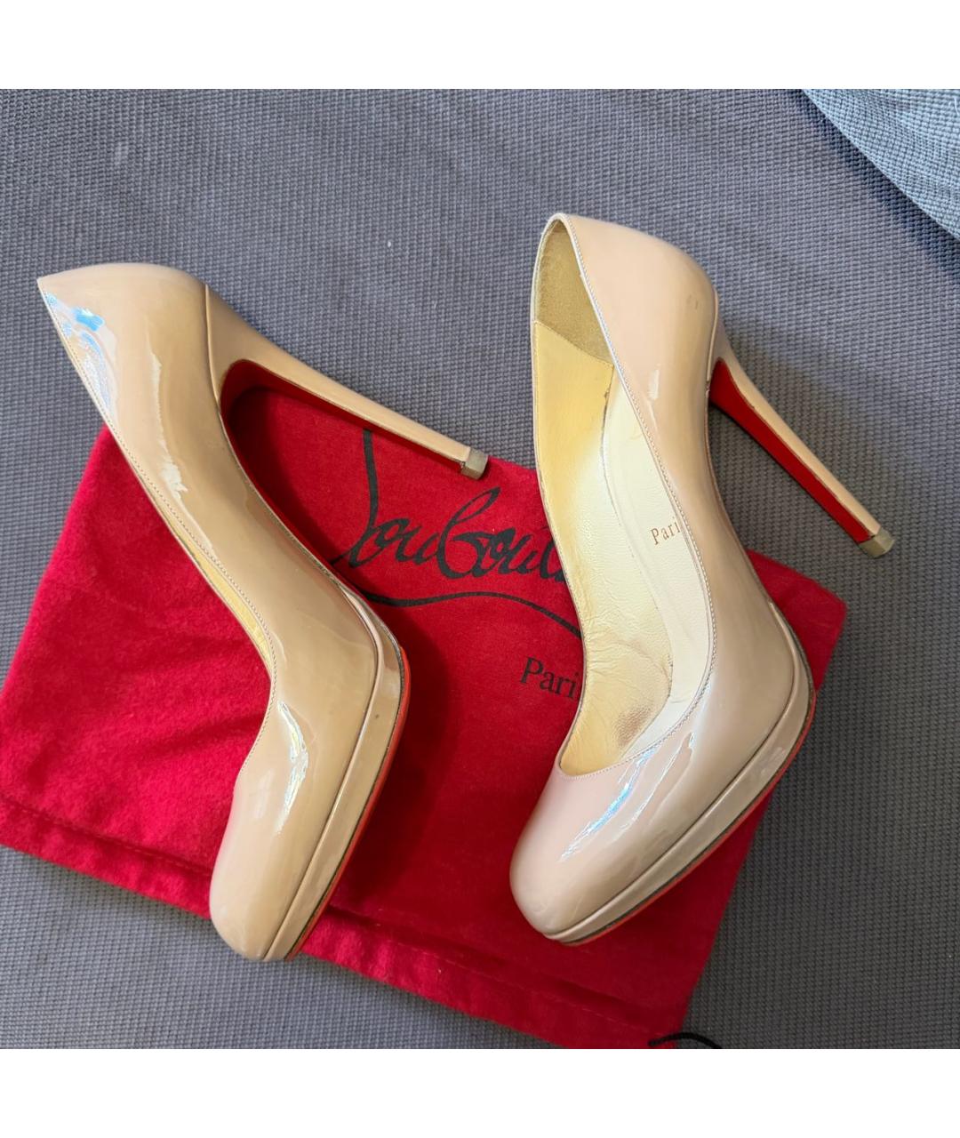 CHRISTIAN LOUBOUTIN Бежевые туфли из лакированной кожи, фото 3