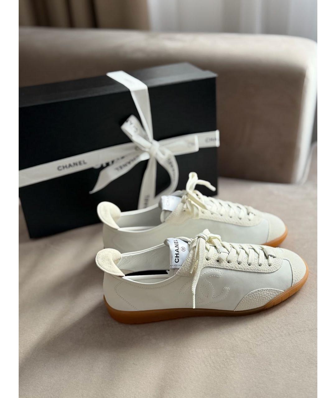 CHANEL Белые кожаные кеды, фото 4