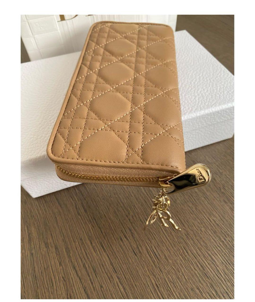 CHRISTIAN DIOR Бежевый кожаный кошелек, фото 4