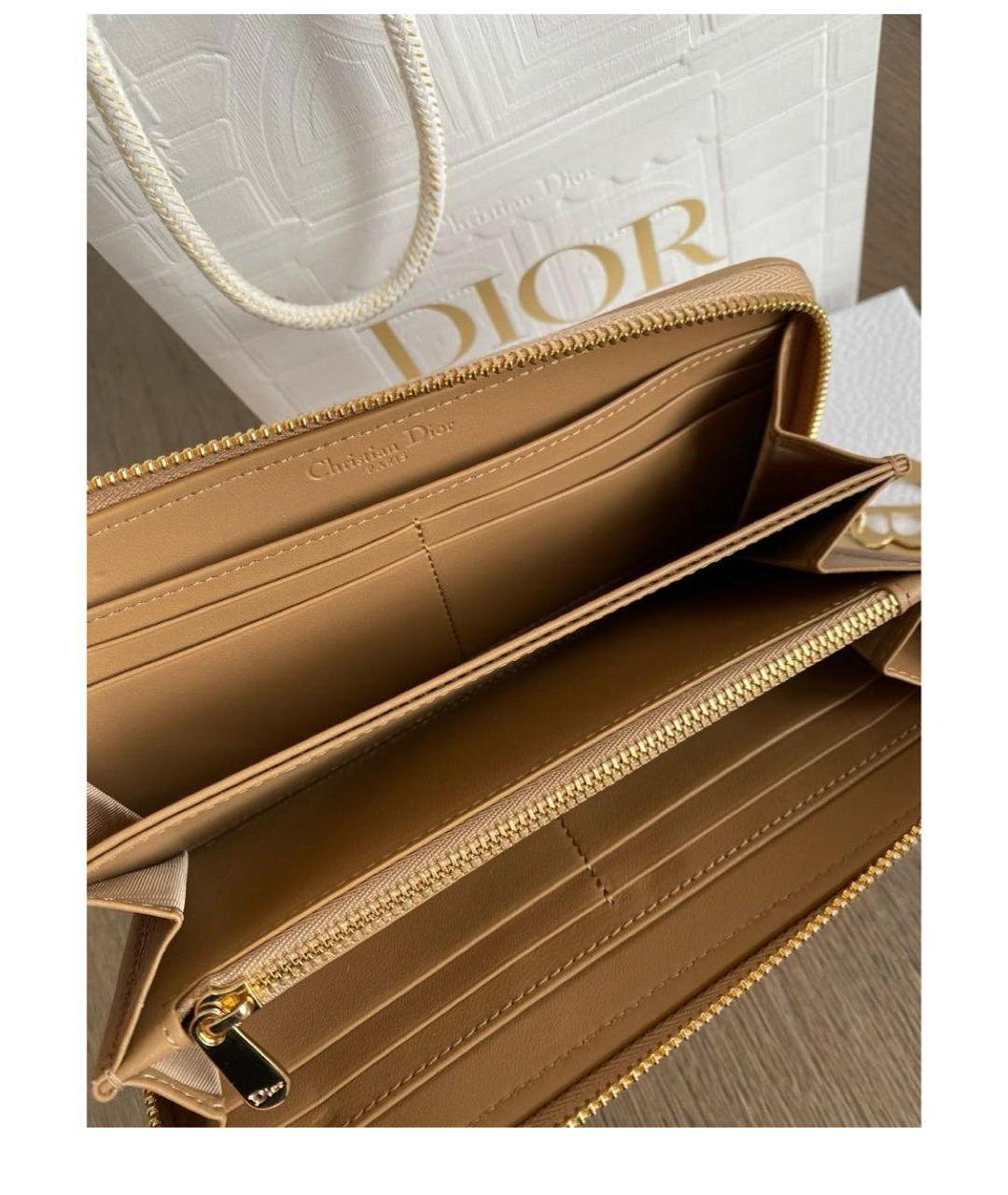CHRISTIAN DIOR Бежевый кожаный кошелек, фото 3