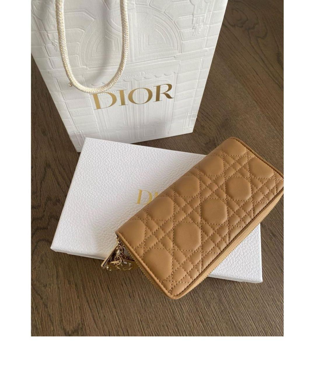 CHRISTIAN DIOR Бежевый кожаный кошелек, фото 6