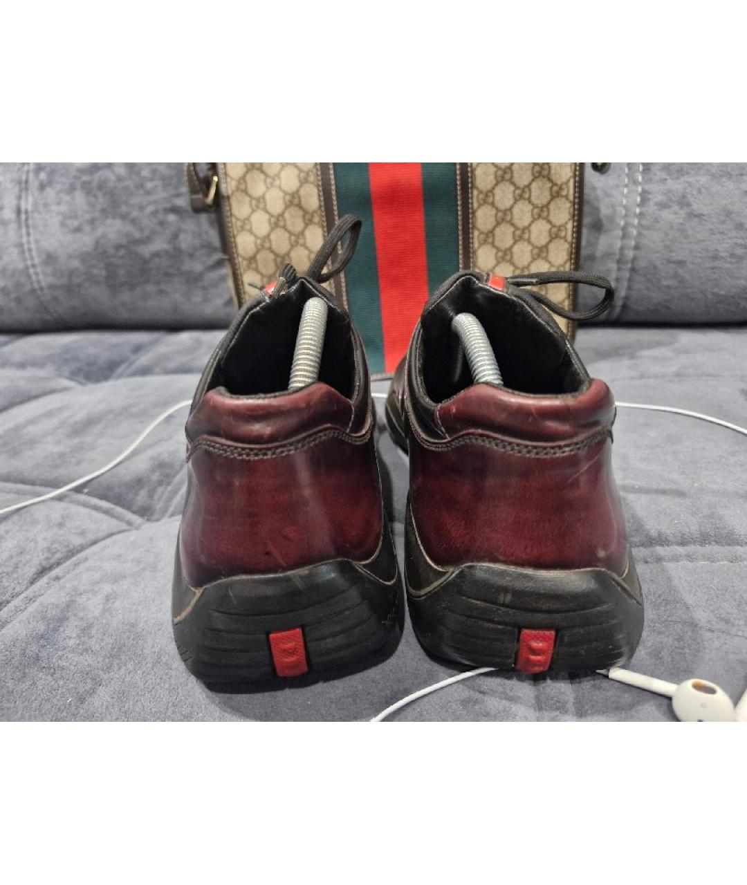 PRADA Бордовые кожаные низкие кроссовки / кеды, фото 3