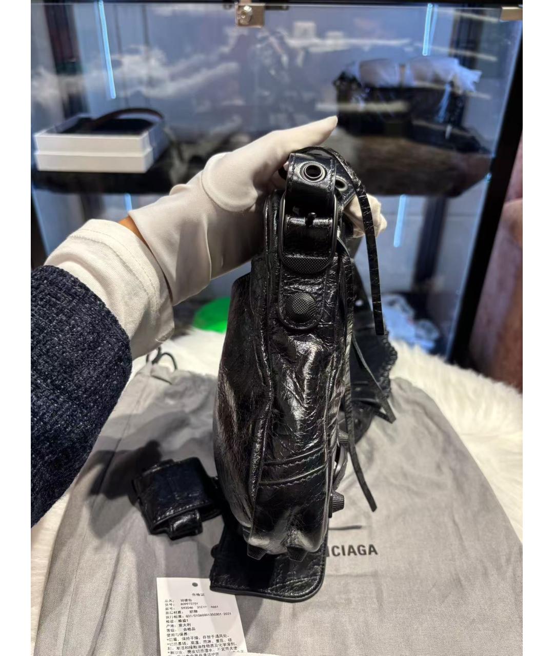 BALENCIAGA Черная кожаная сумка через плечо, фото 5