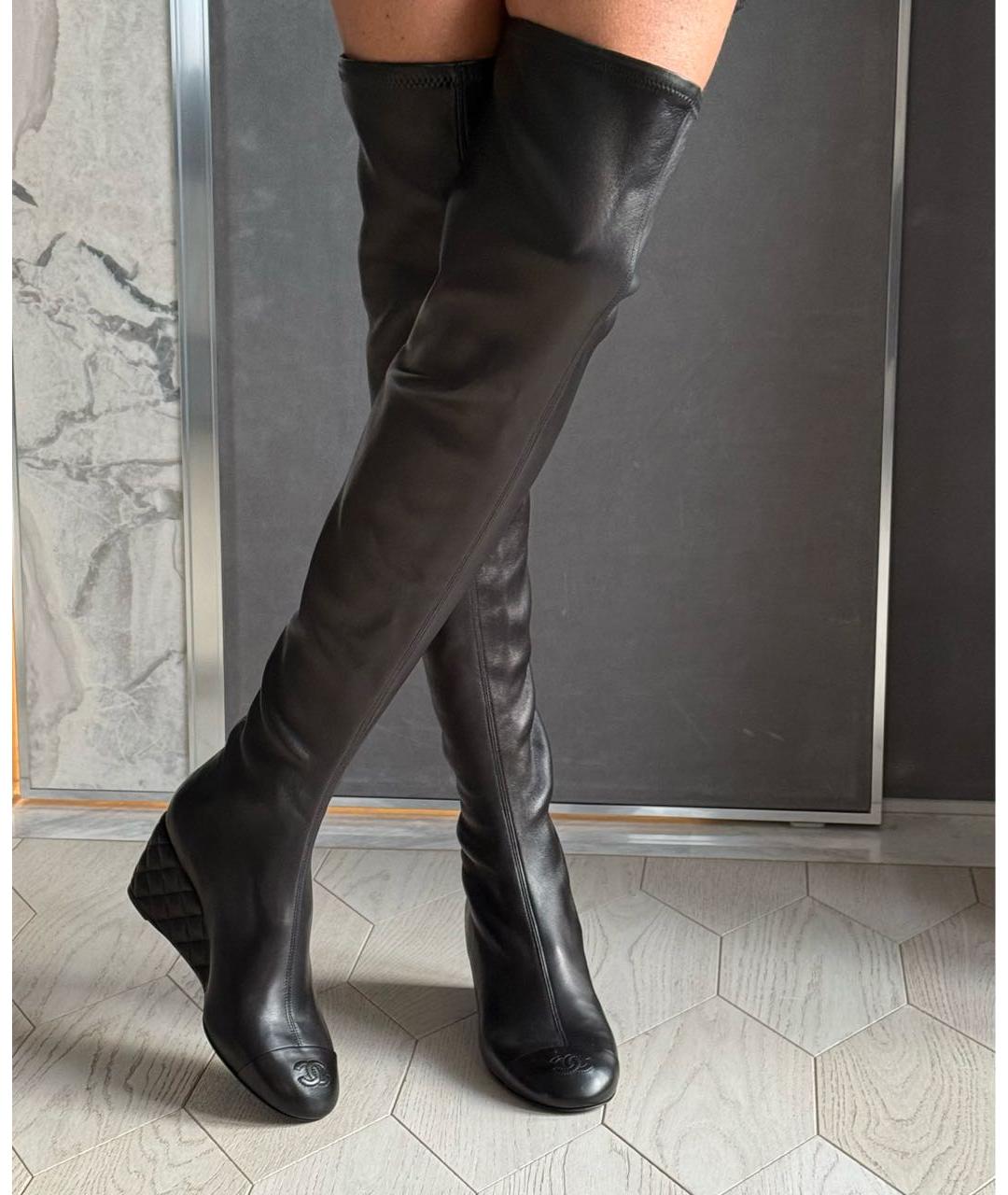 CHANEL Черные кожаные ботфорты, фото 6