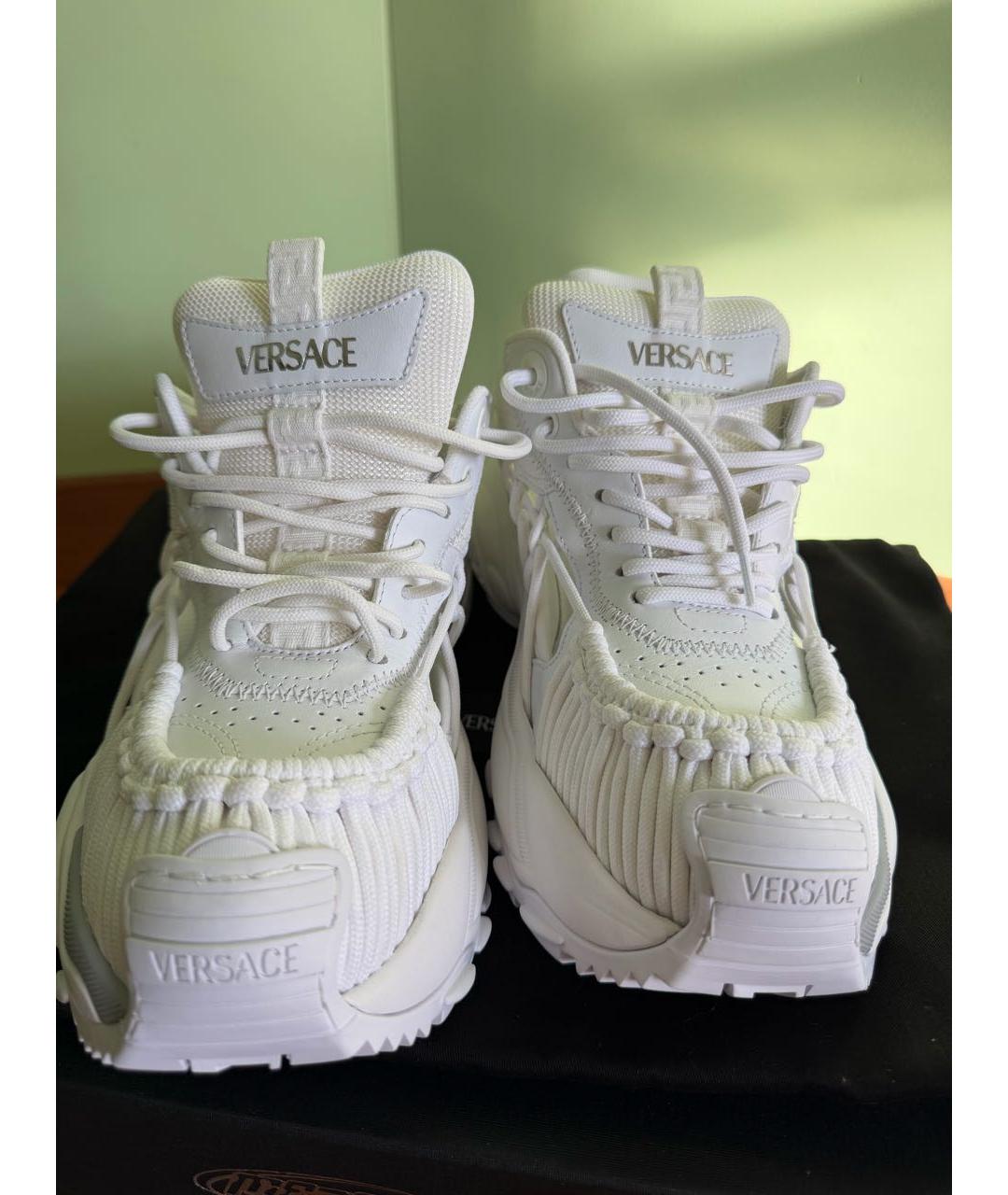 VERSACE Белые текстильные кроссовки, фото 2