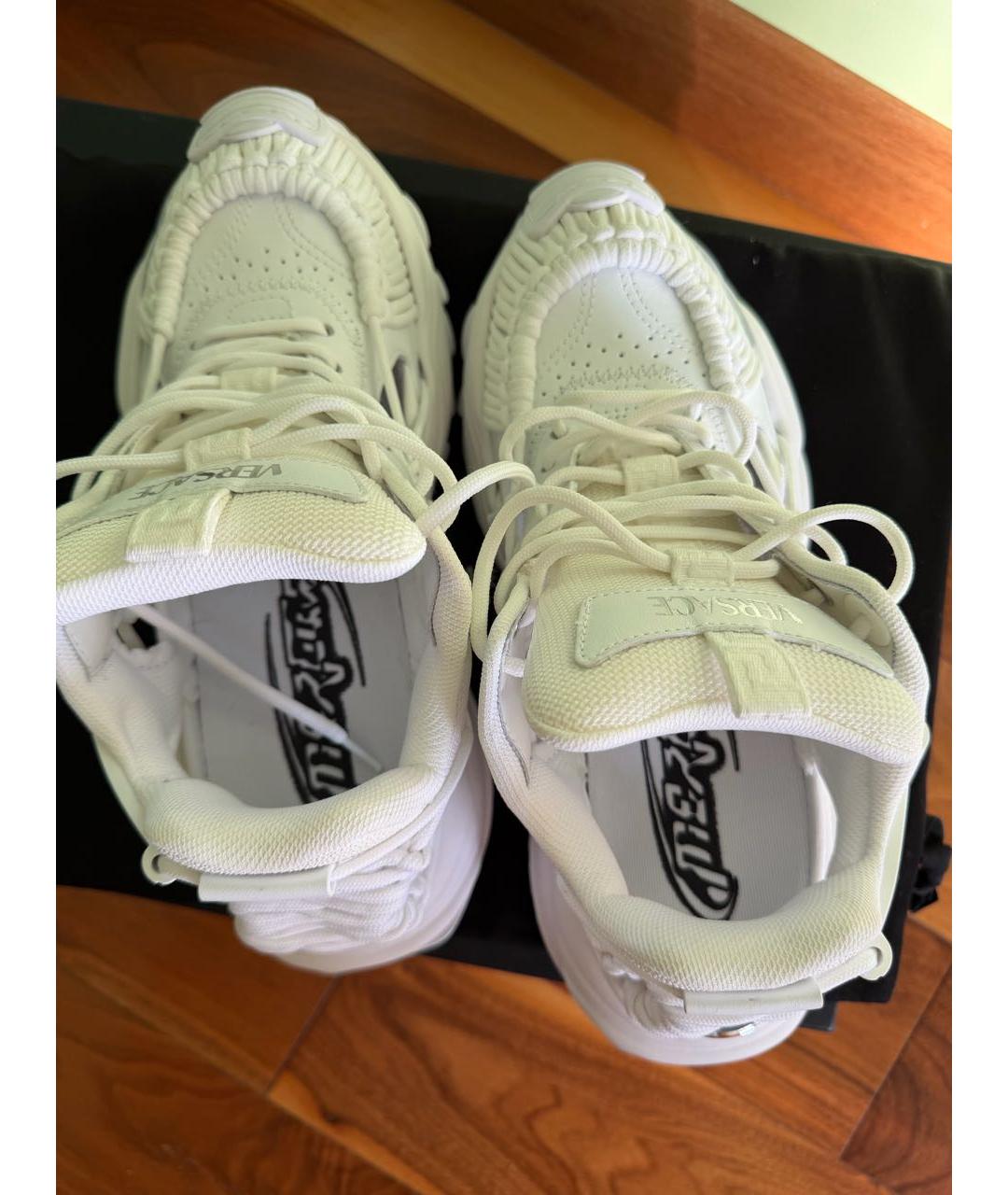 VERSACE Белые текстильные кроссовки, фото 3