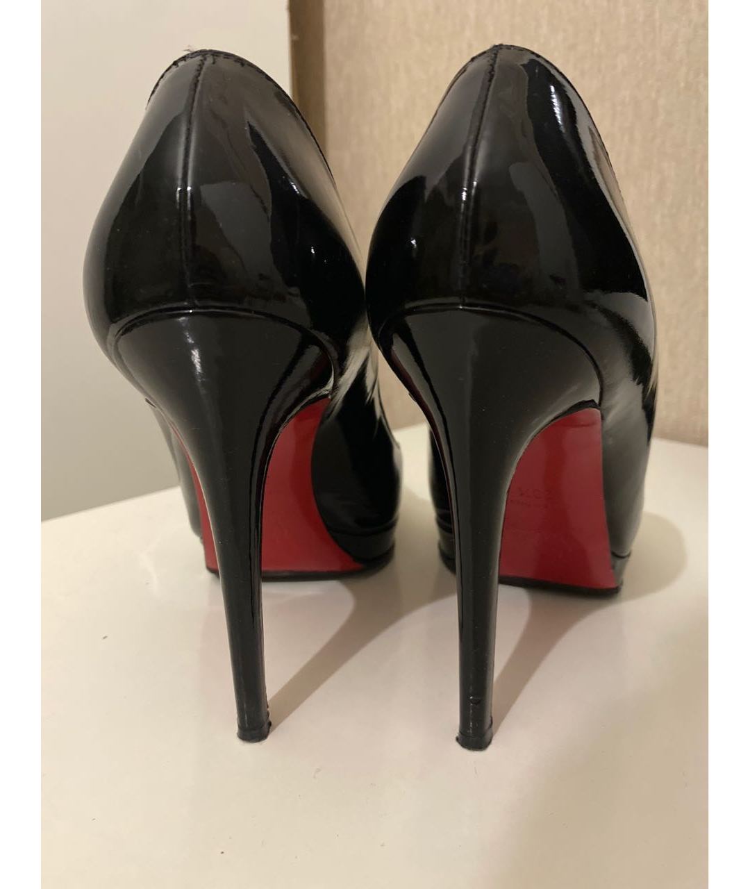 CHRISTIAN LOUBOUTIN Черные туфли из лакированной кожи, фото 4