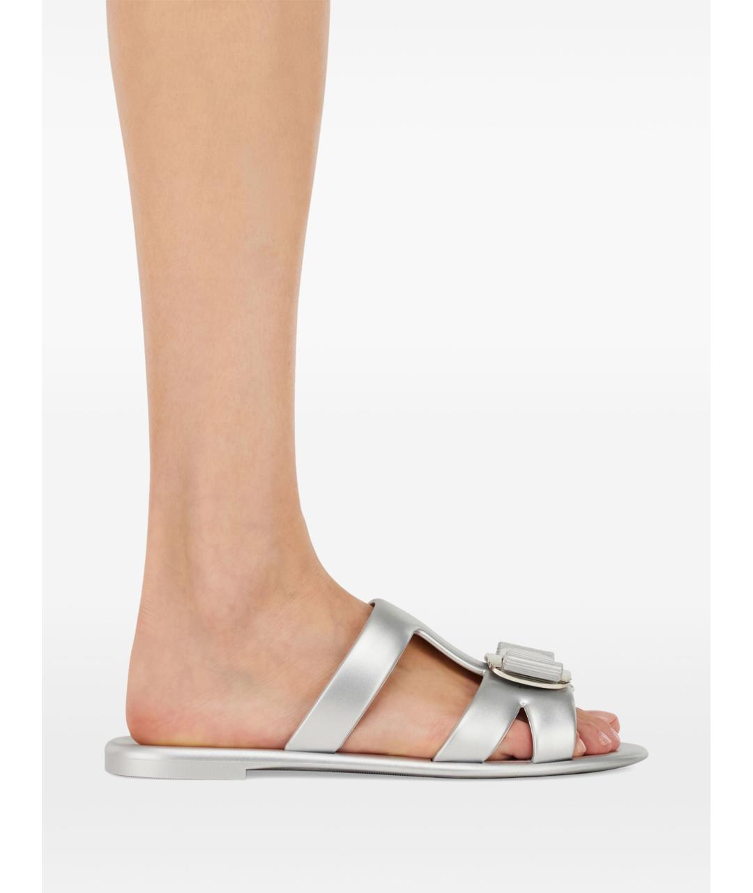 FERRAGAMO Серебряные сандалии, фото 5