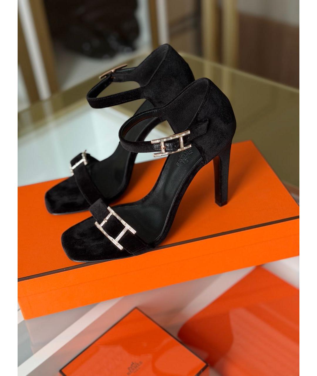 HERMES Черные бархатные босоножки, фото 2