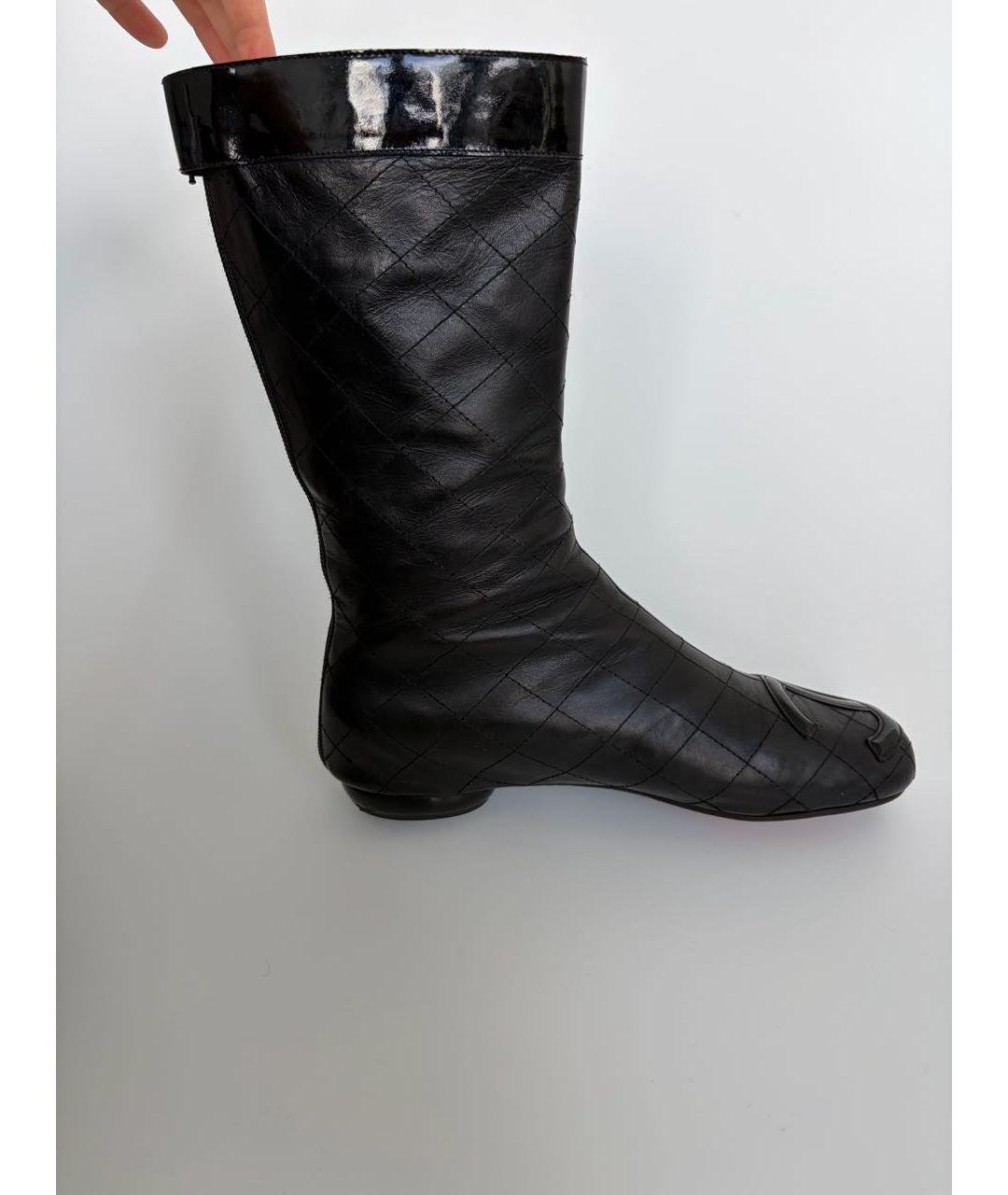 CHANEL Черные кожаные сапоги, фото 6
