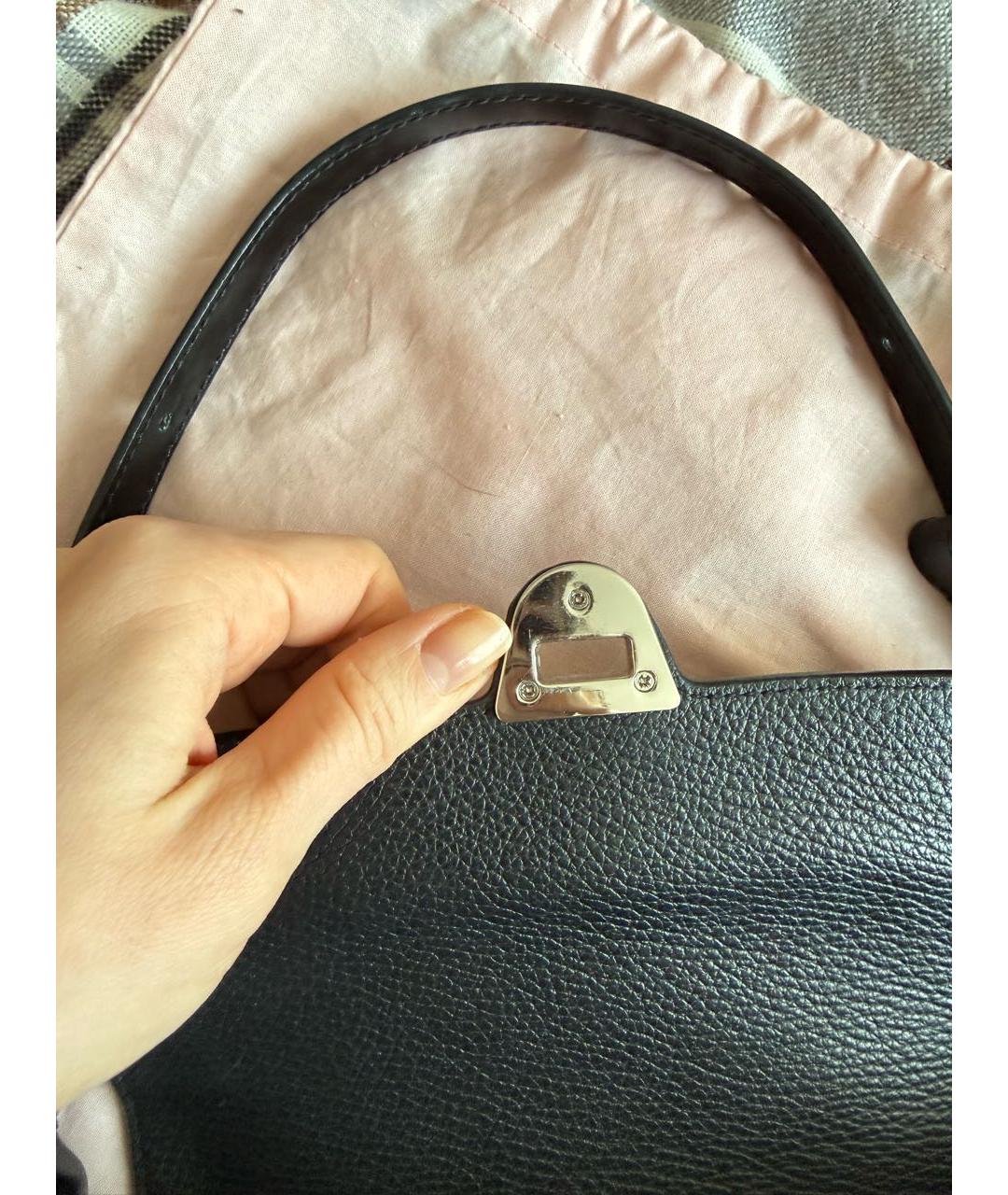 COCCINELLE Черная сумка с короткими ручками из лакированной кожи, фото 5