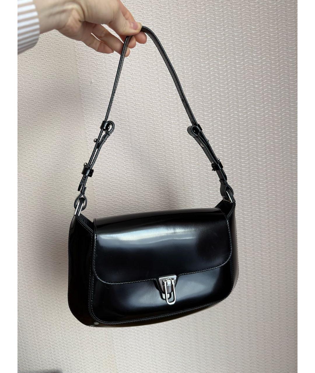 COCCINELLE Черная сумка с короткими ручками из лакированной кожи, фото 2