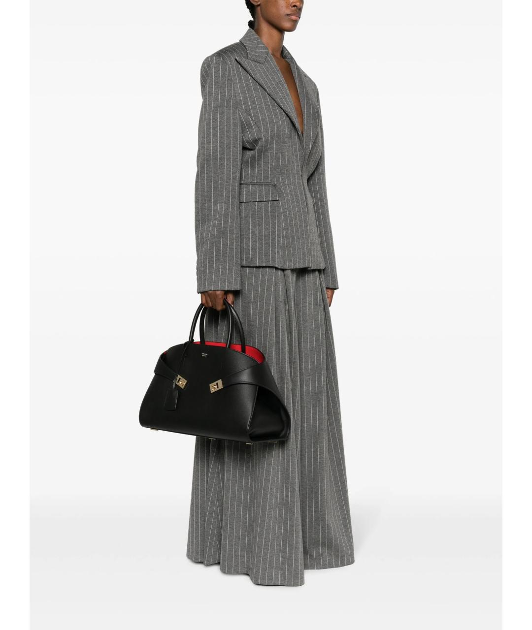 FERRAGAMO Черная кожаная сумка с короткими ручками, фото 2