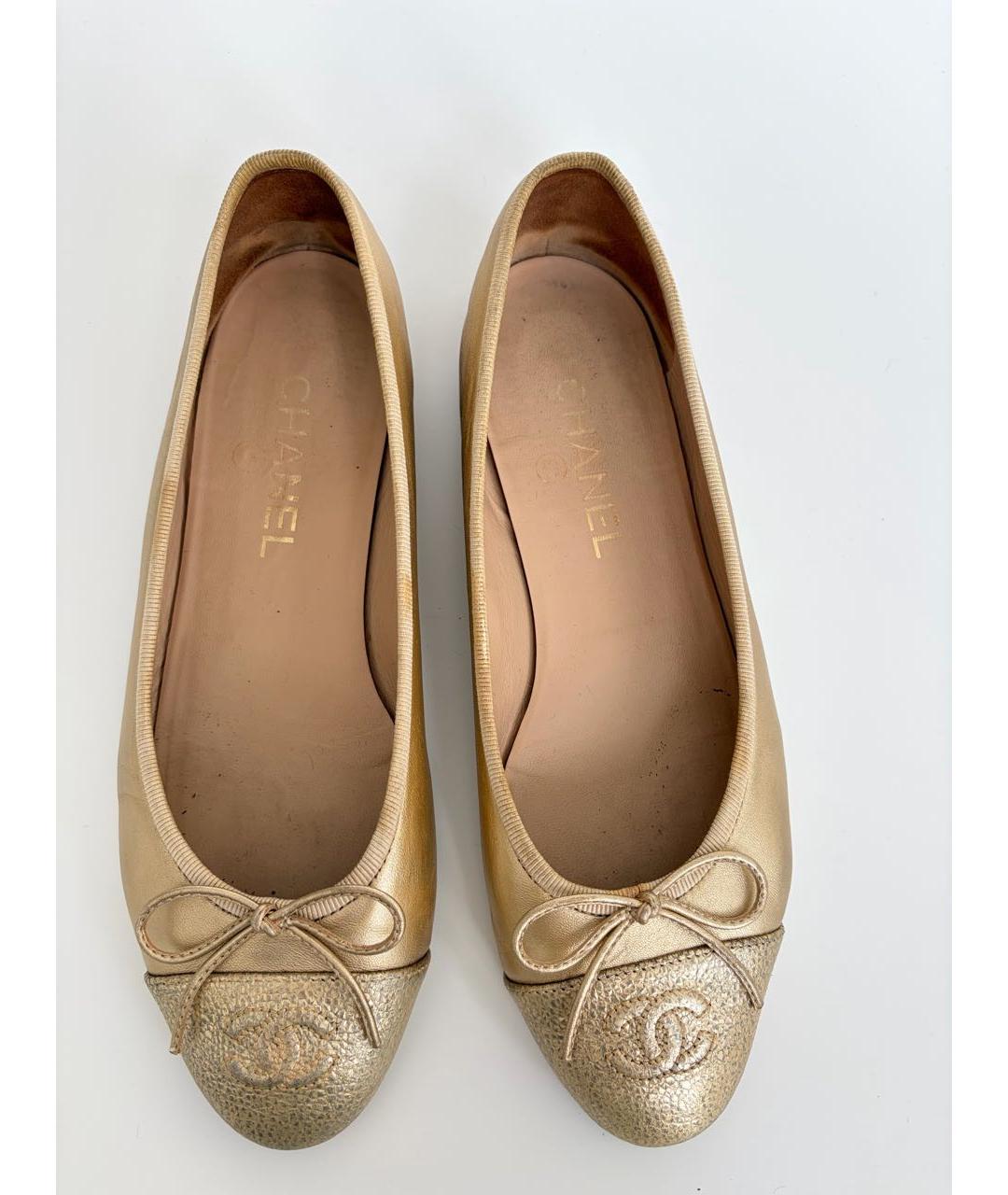 CHANEL Золотые кожаные балетки, фото 8