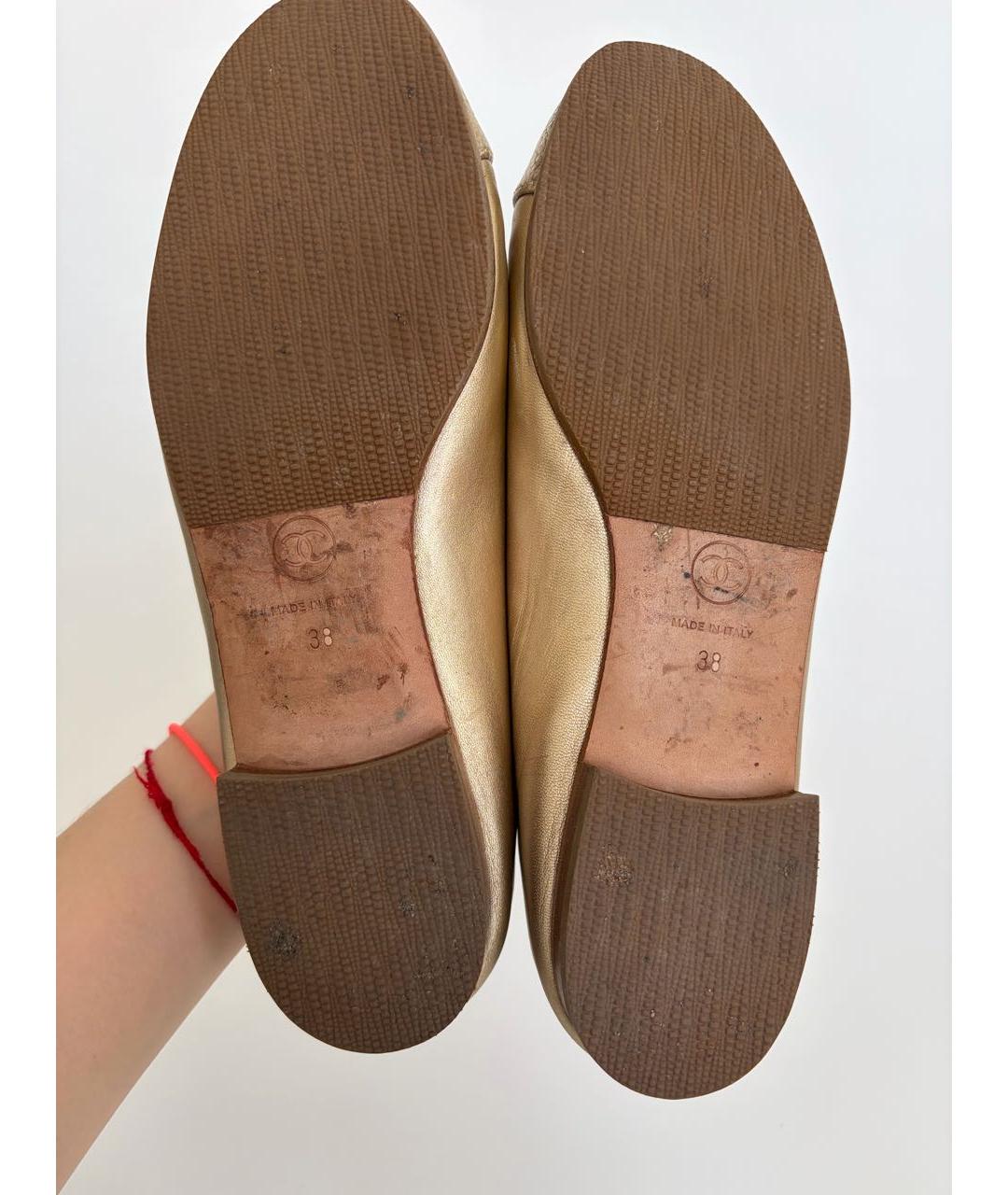 CHANEL Золотые кожаные балетки, фото 5