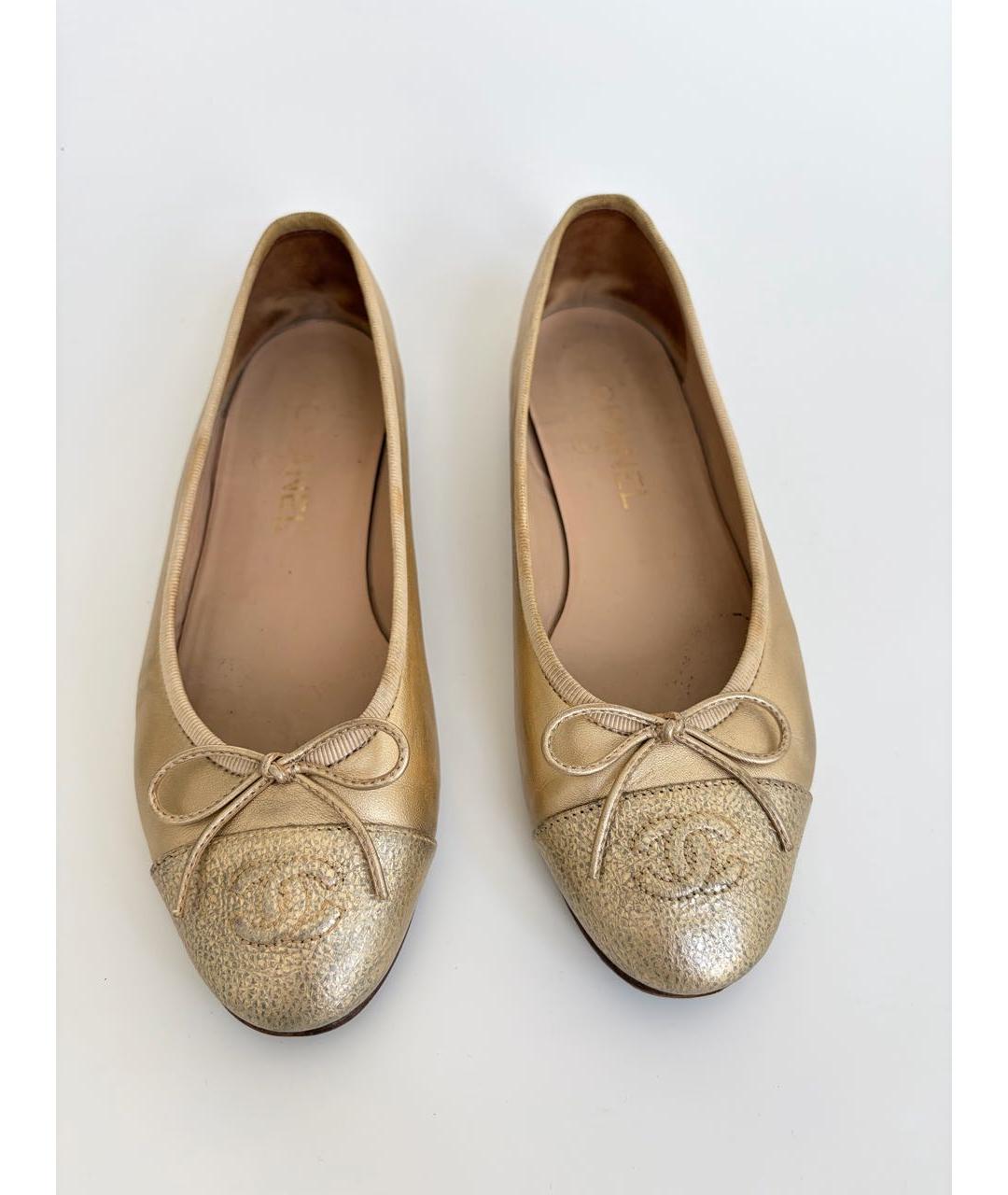 CHANEL Золотые кожаные балетки, фото 2
