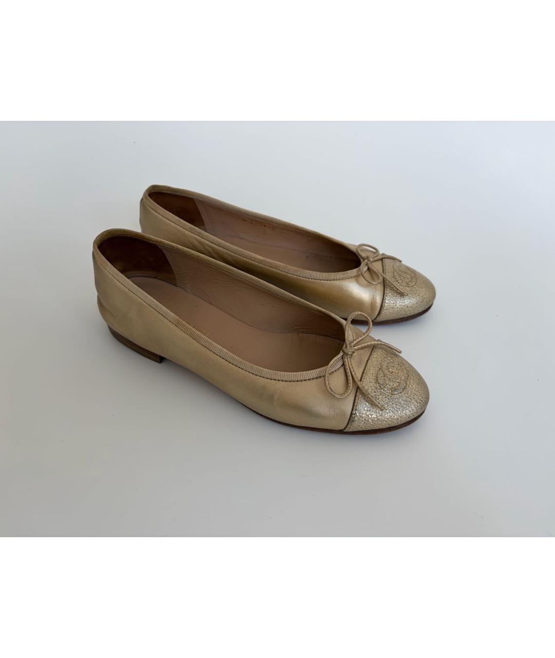 CHANEL Золотые кожаные балетки, фото 3