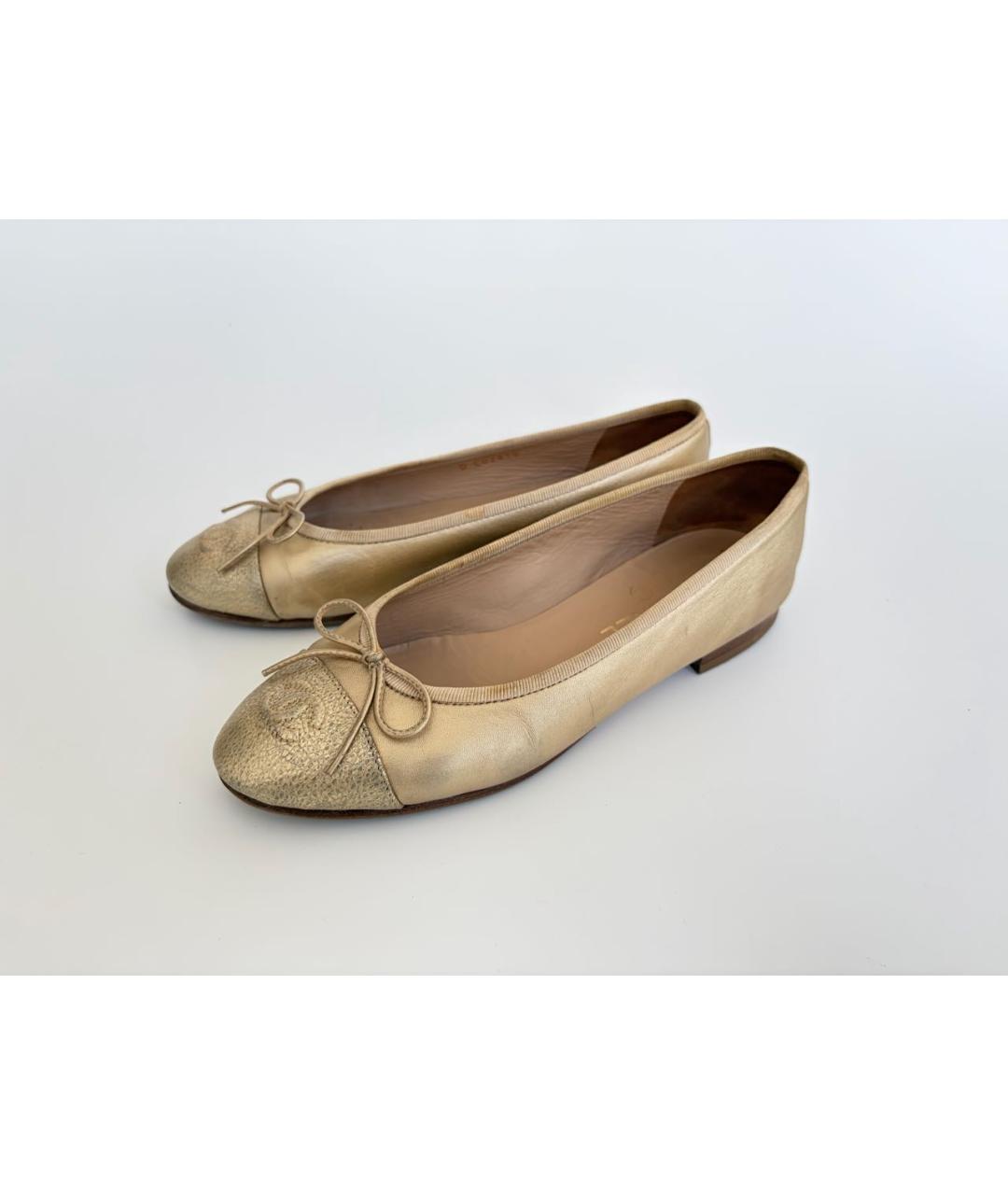 CHANEL Золотые кожаные балетки, фото 4
