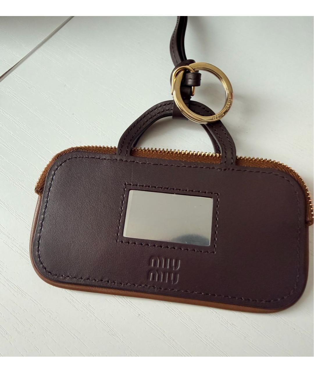 MIU MIU Коричневый брелок, фото 4
