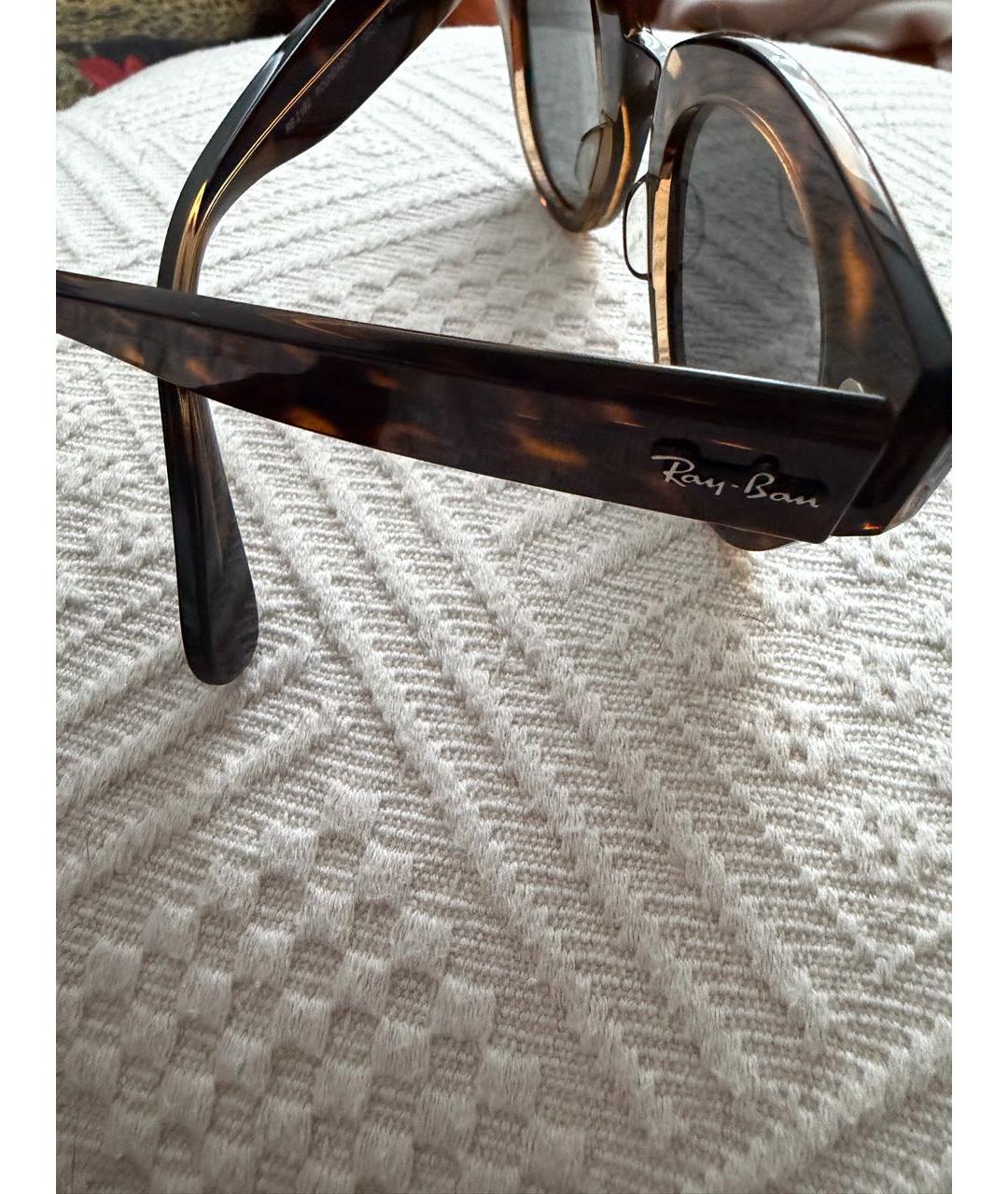 RAY BAN Коричневые пластиковые солнцезащитные очки, фото 2