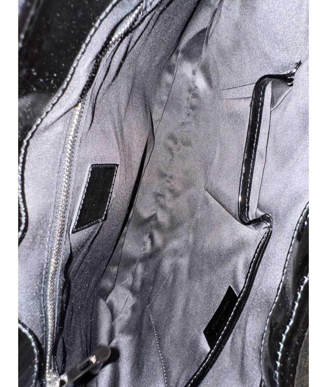 BURBERRY Черная сумка через плечо из лакированной кожи, фото 4