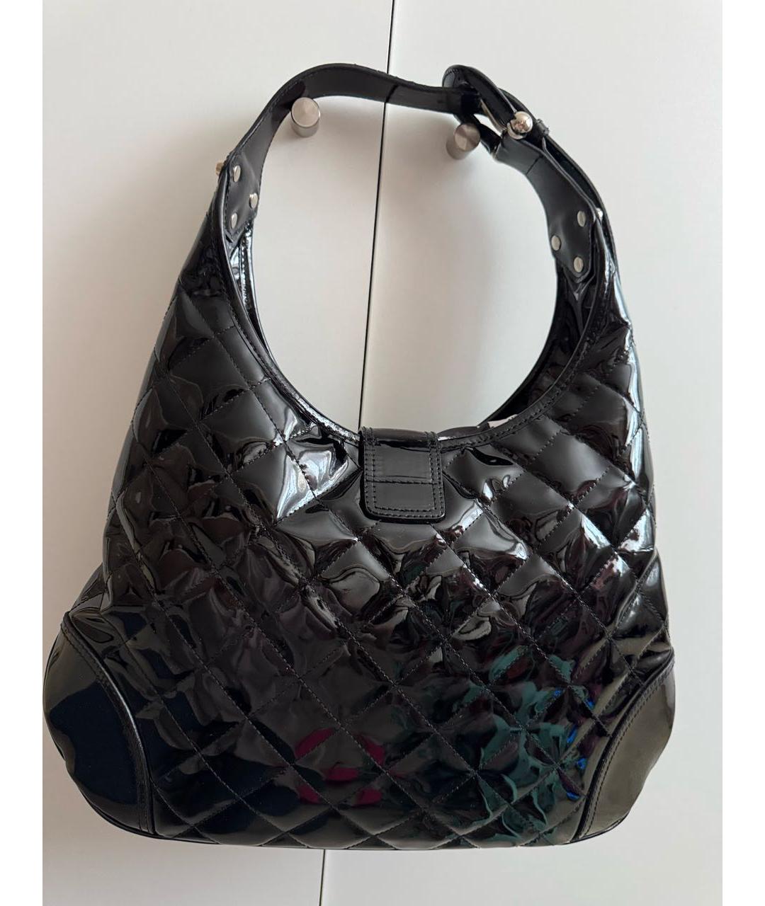 BURBERRY Черная сумка через плечо из лакированной кожи, фото 2