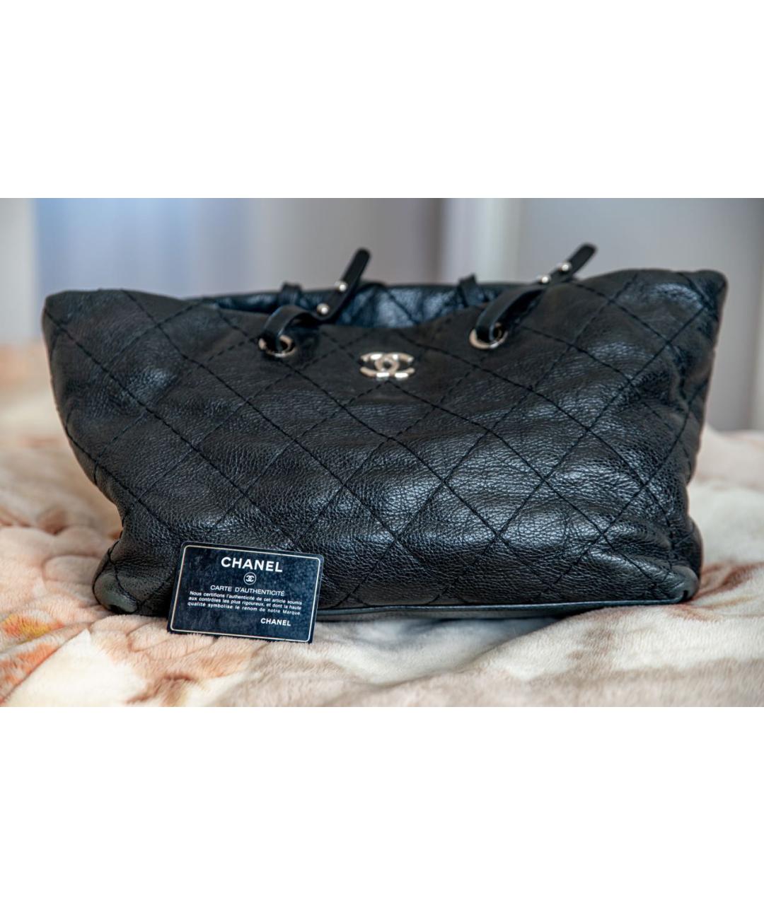 CHANEL Черная кожаная сумка тоут, фото 7