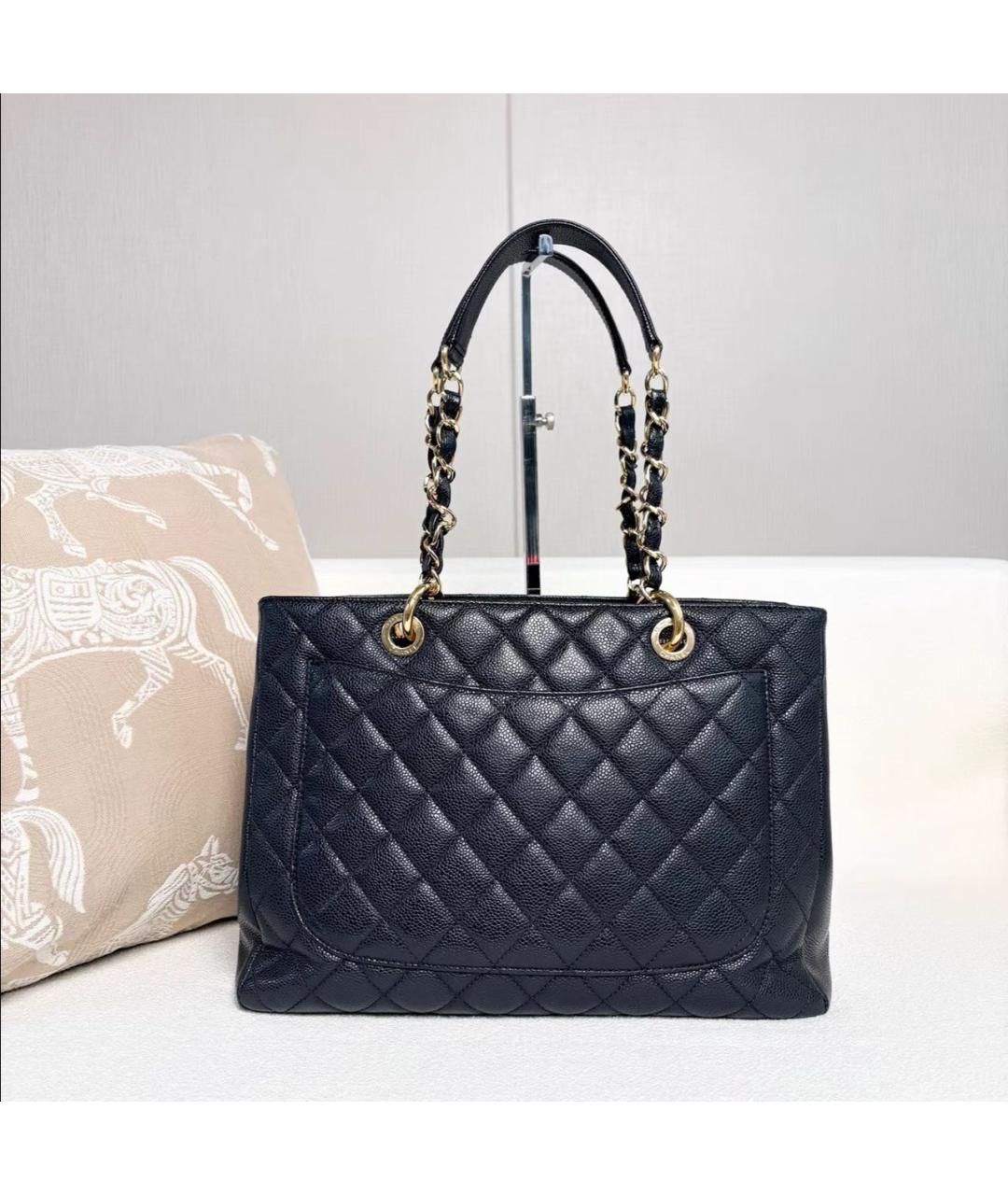 CHANEL Черная кожаная сумка тоут, фото 4