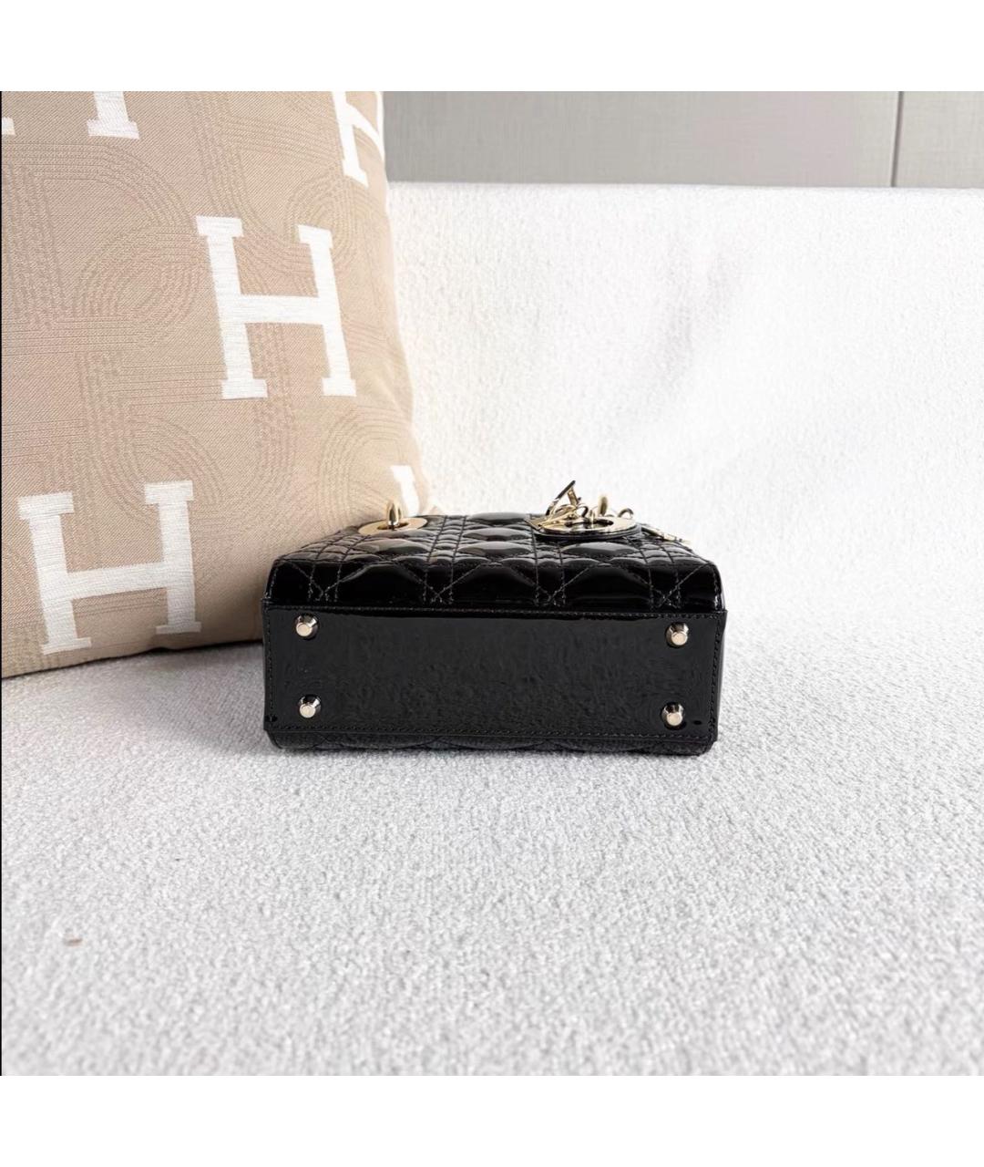 CHRISTIAN DIOR Черная сумка с короткими ручками из лакированной кожи, фото 3