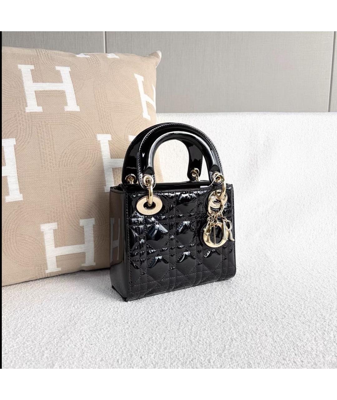 CHRISTIAN DIOR Черная сумка с короткими ручками из лакированной кожи, фото 5