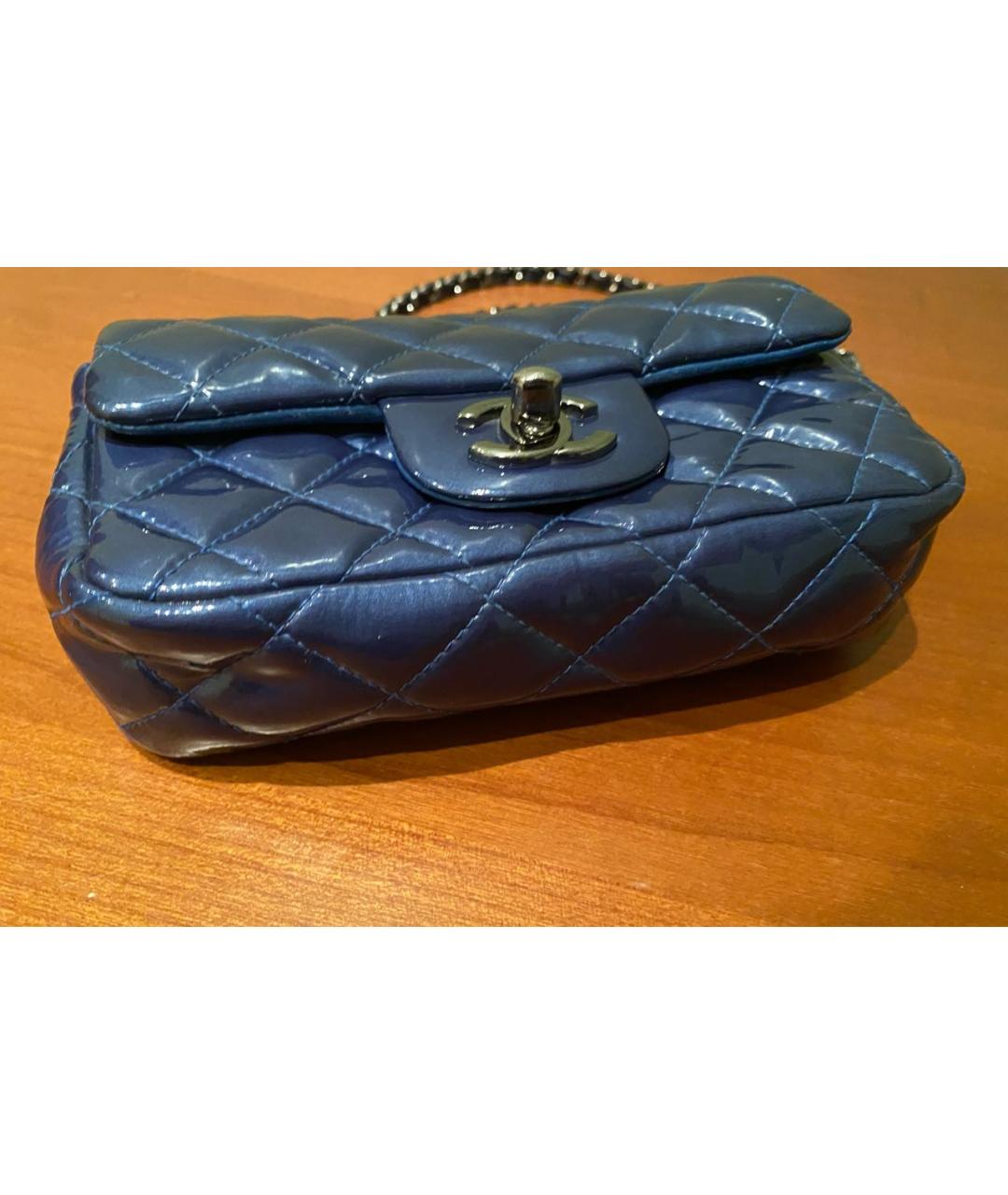CHANEL Синяя сумка через плечо из лакированной кожи, фото 2