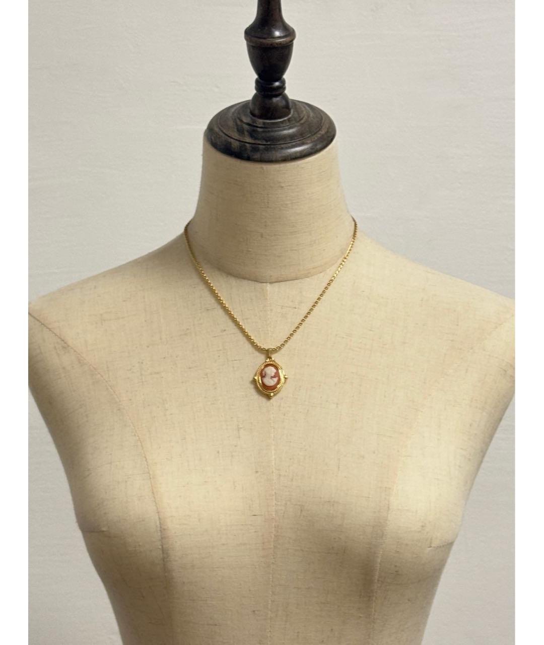 BURBERRY Золотая металлическая подвеска, фото 6