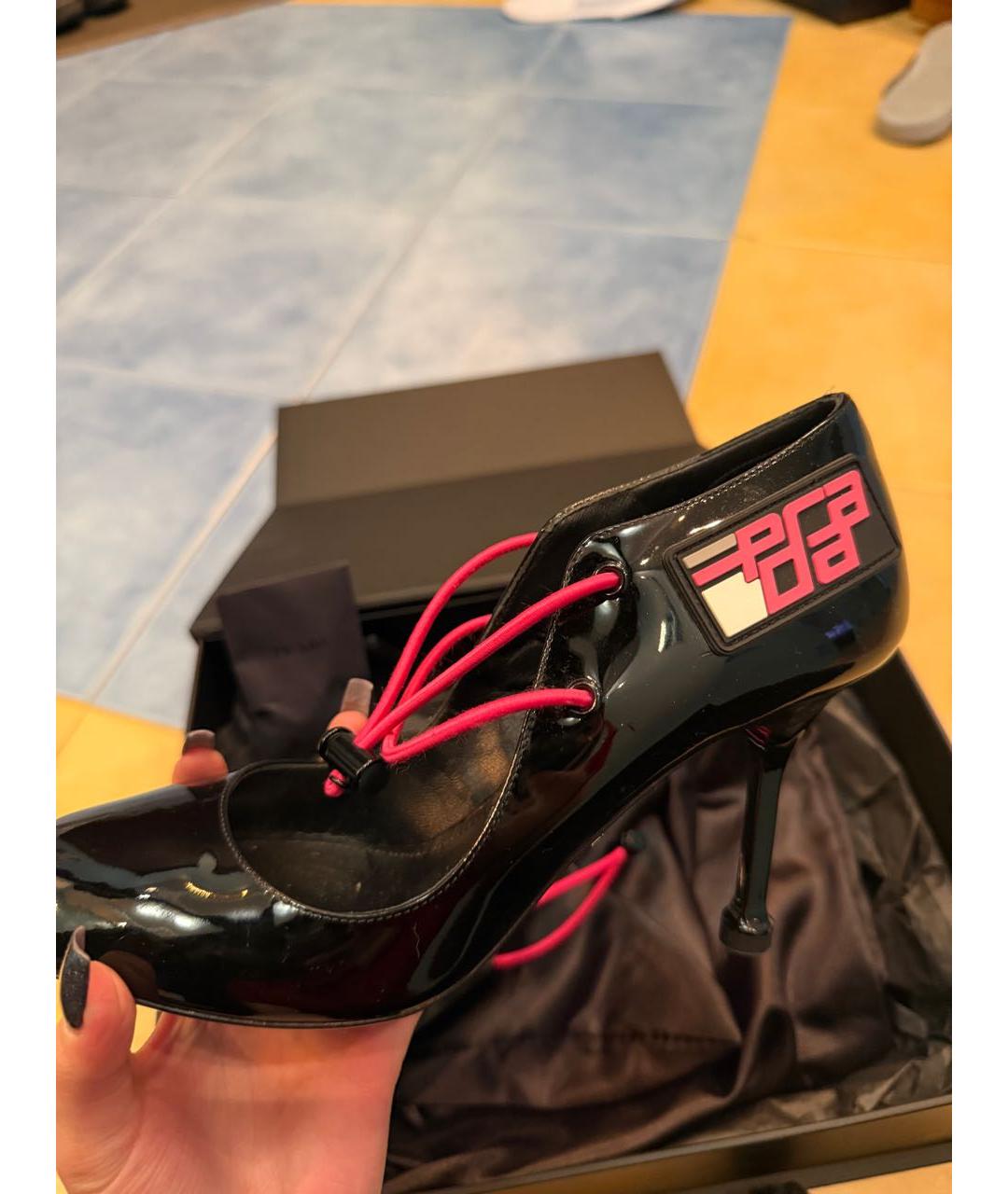 PRADA Черные туфли из лакированной кожи, фото 3