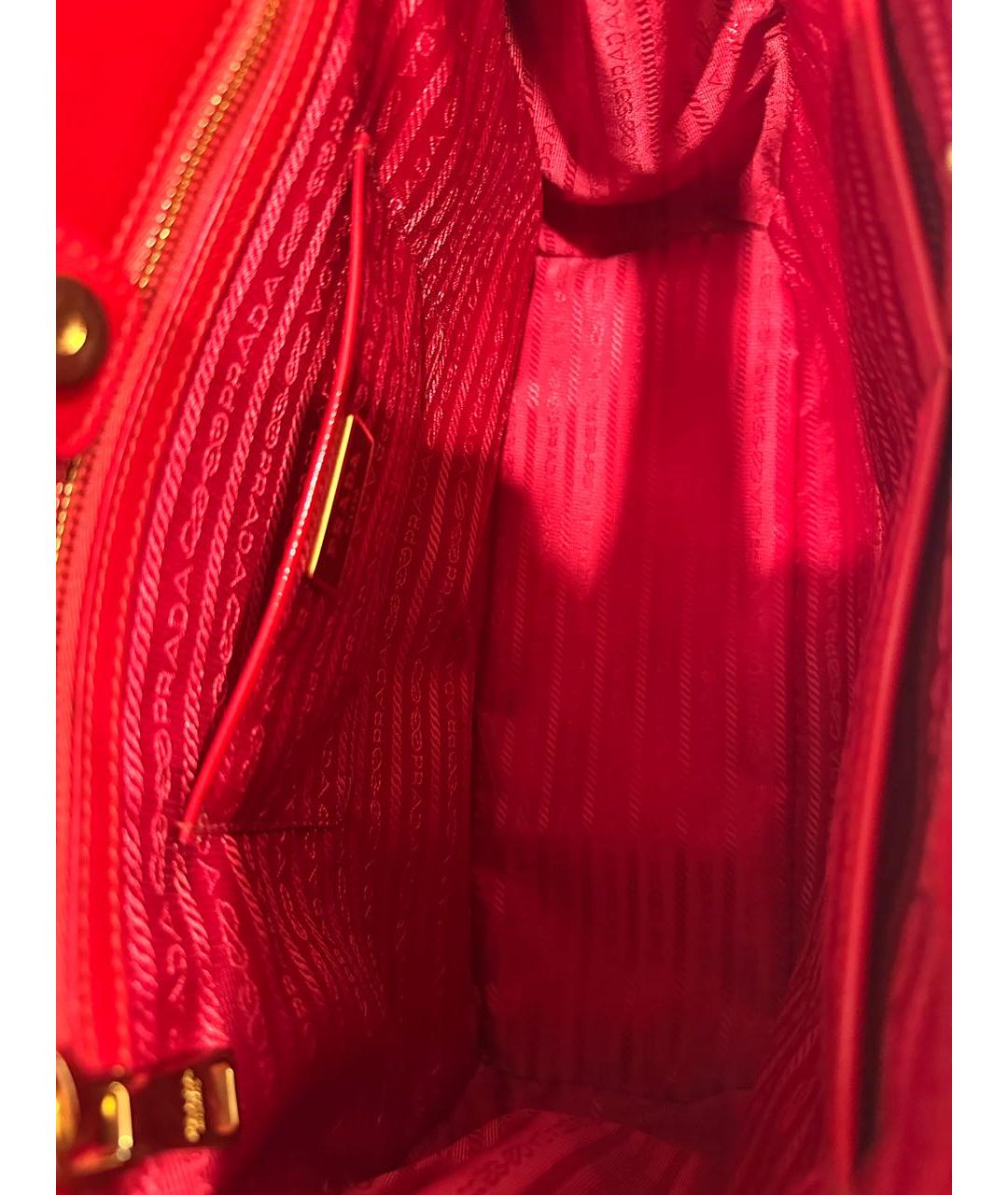 PRADA Красная сумка тоут из лакированной кожи, фото 7
