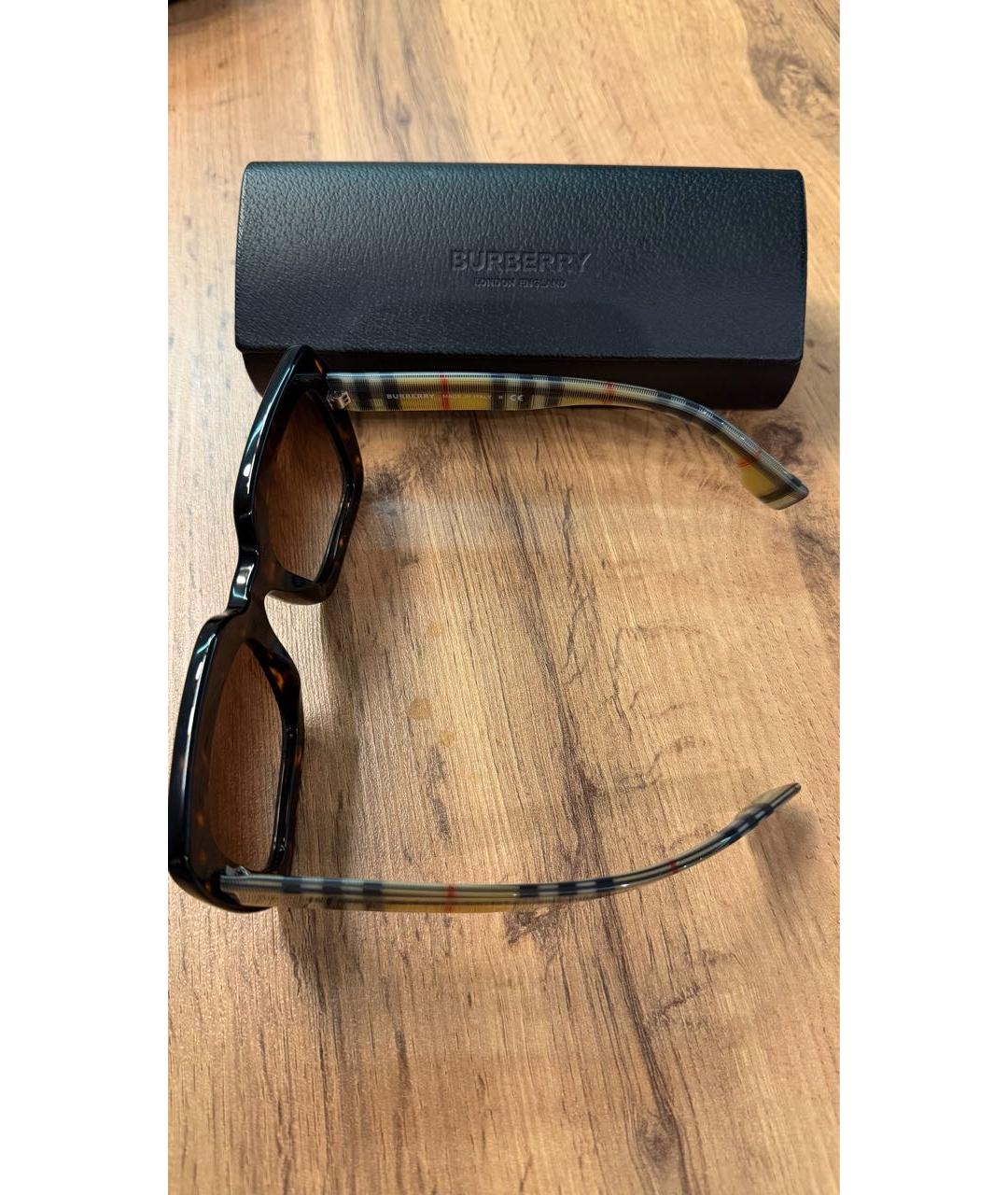 BURBERRY Коричневые пластиковые солнцезащитные очки, фото 4