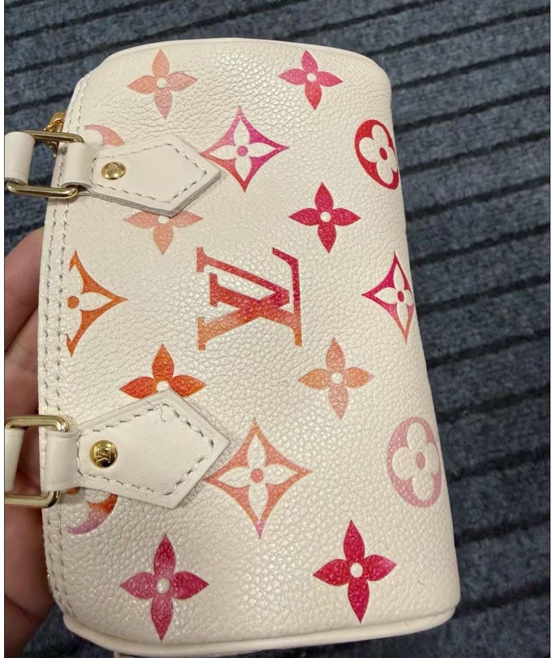 LOUIS VUITTON Бежевая кожаная сумка с короткими ручками, фото 3