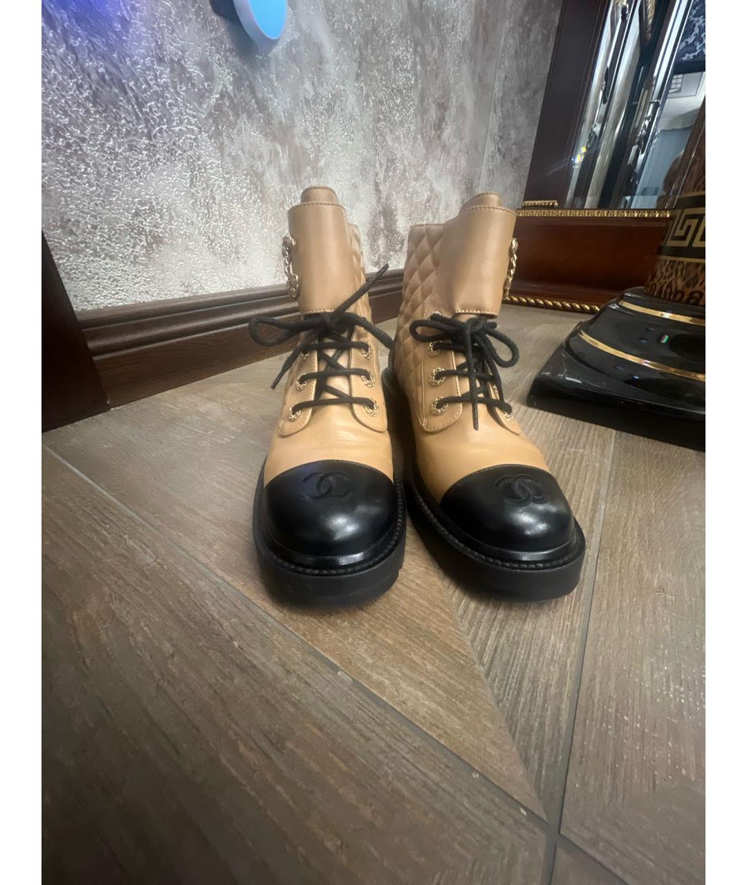 CHANEL Бежевые кожаные ботинки, фото 2