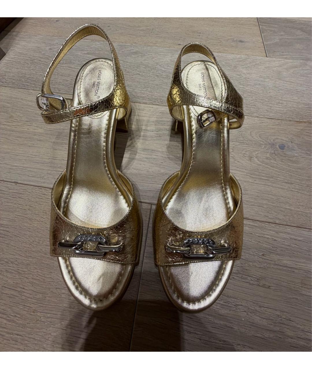 LOUIS VUITTON Золотые кожаные босоножки, фото 2