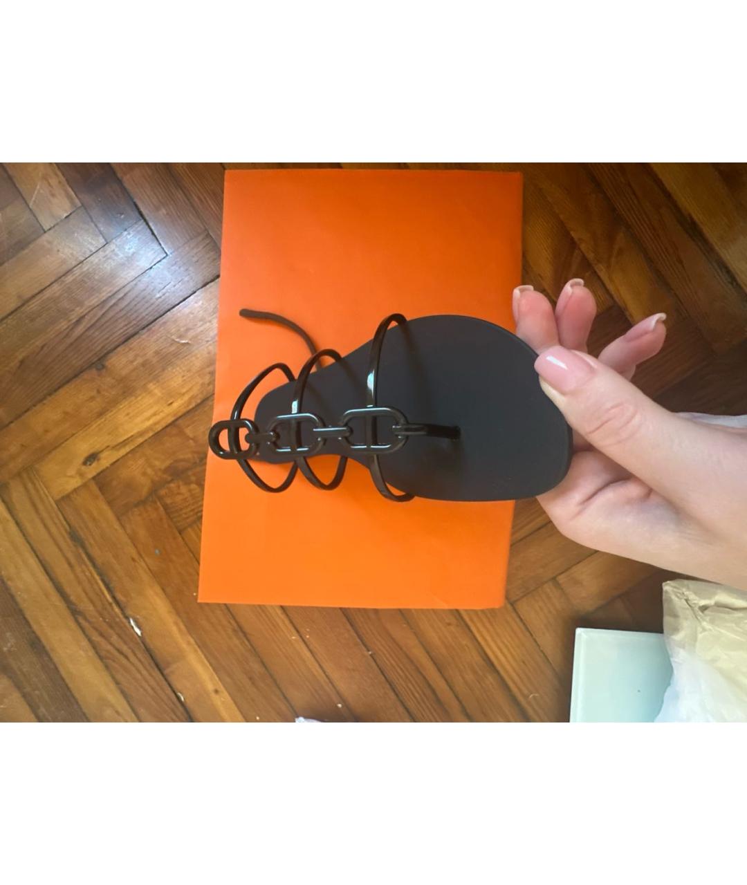 HERMES Черные резиновые шлепанцы, фото 3