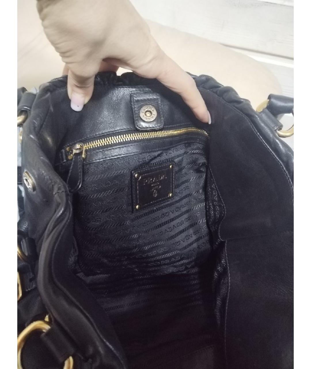 PRADA Черная кожаная сумка с короткими ручками, фото 5